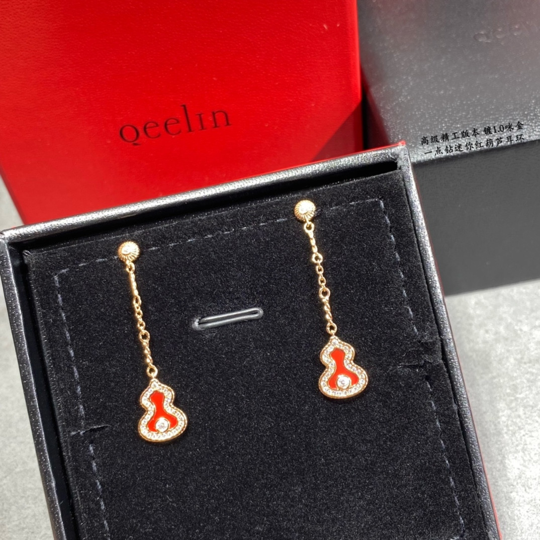 Qee1in mini di*m*nd red gourd earrings