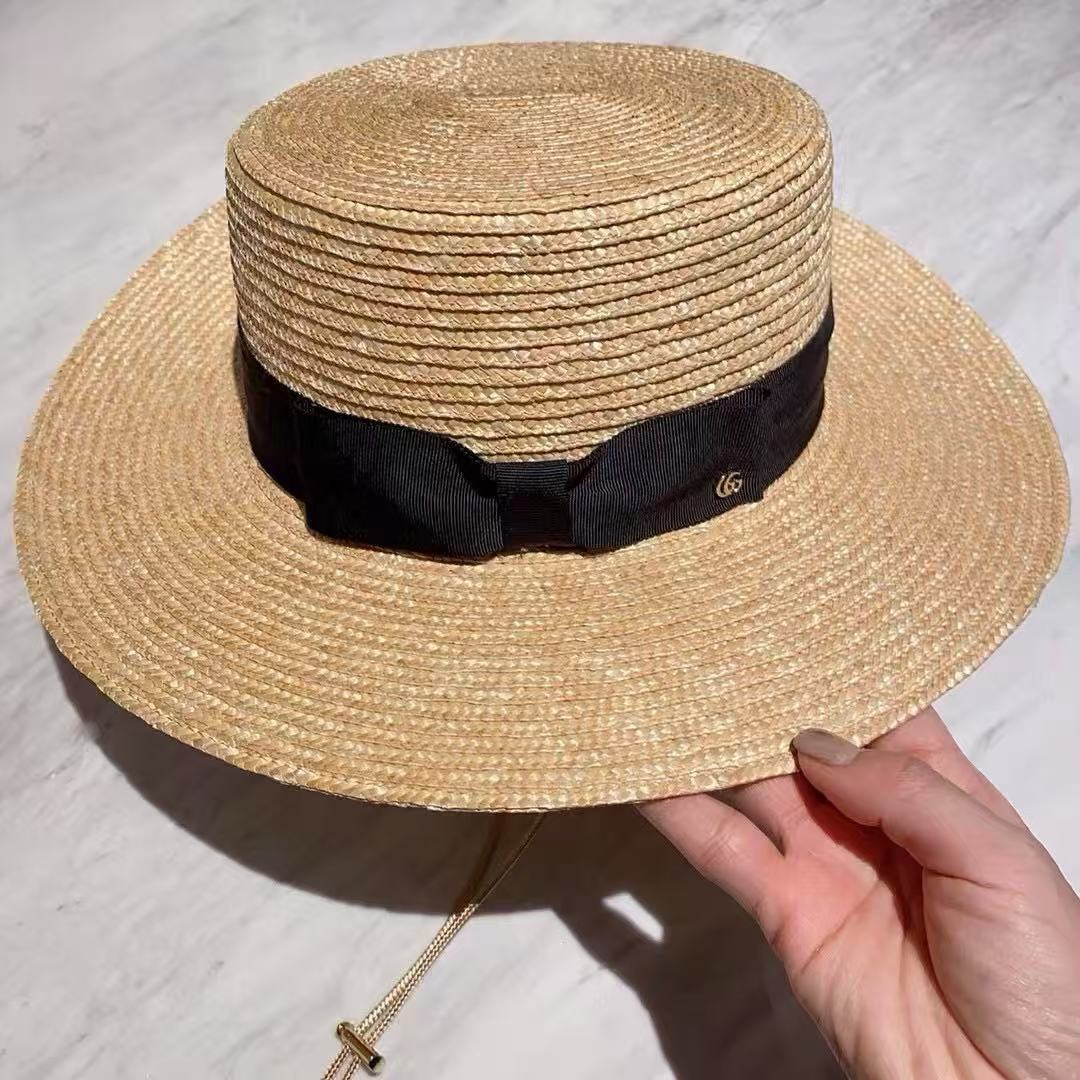 G*u*i straw hat