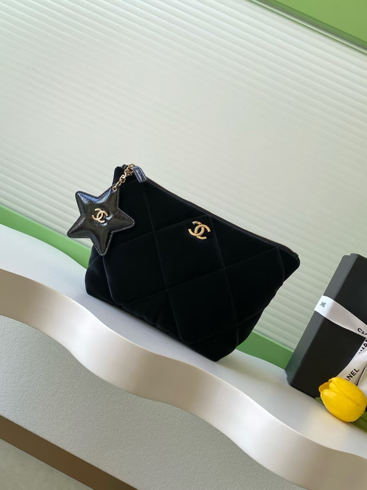 Ch*el small zipped case 16.5x26x9cm