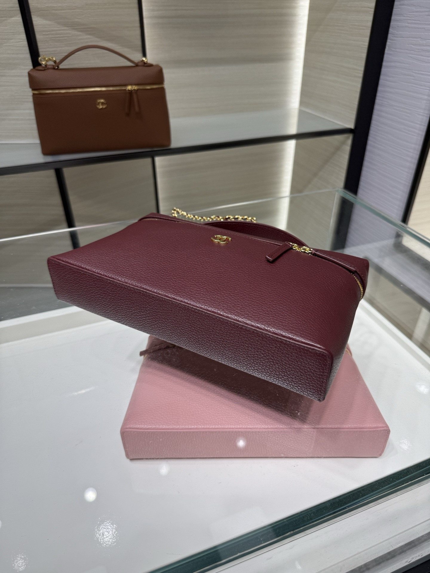 Ch*el classic vanity with chain handbag as6473 17x29x5.5cm