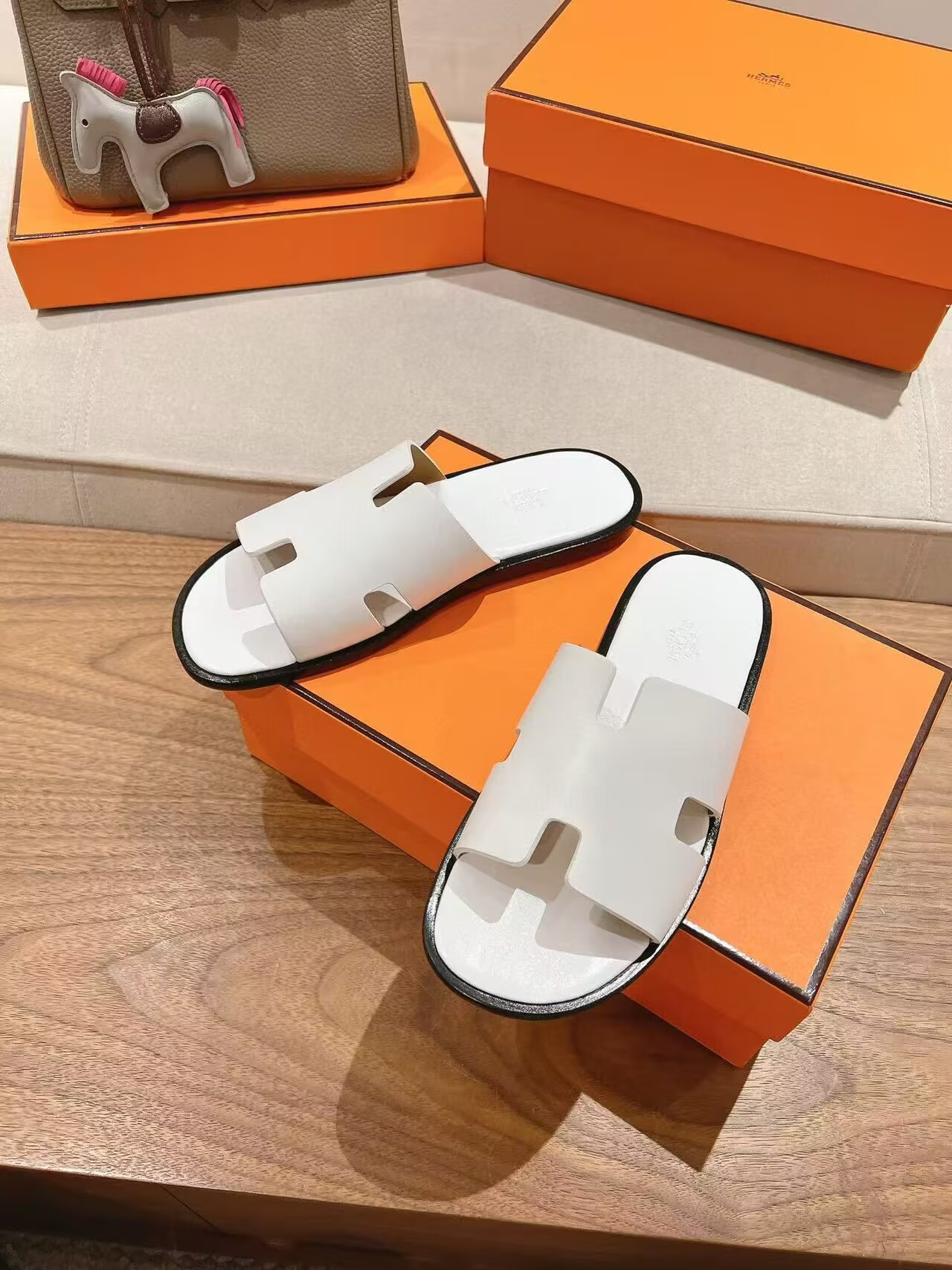 ua H**mes izmir sandal