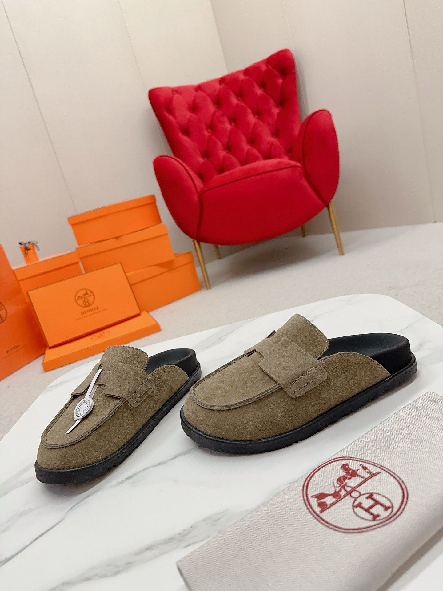 ua H**mes slippers