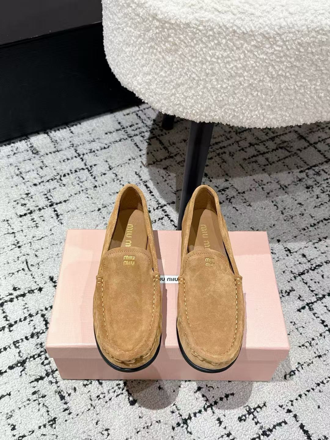 ua M1v M1v suede loafers