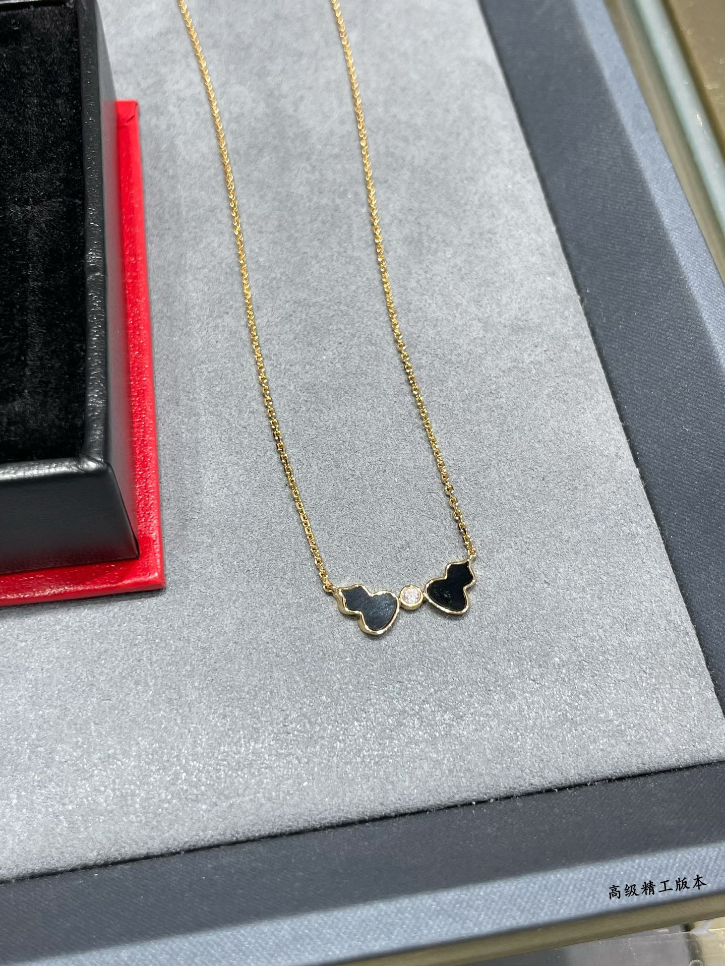 Qee1in wulu double gourd necklace