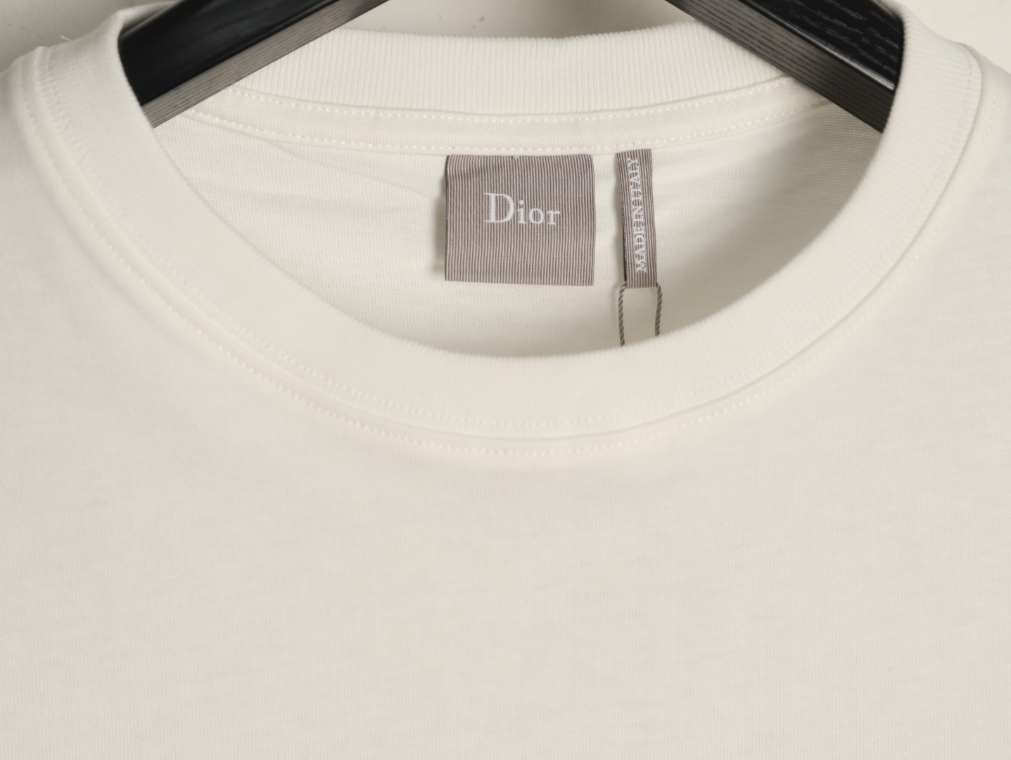 D*or short-sleeved t-shirt