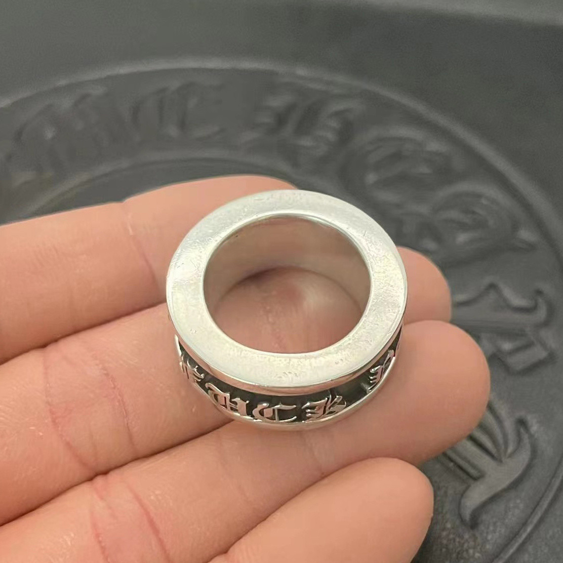 Ch**me He**ts ring