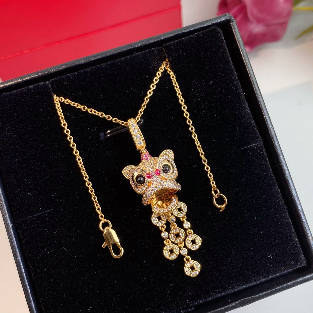 Qee1in dancing lion pendant necklace
