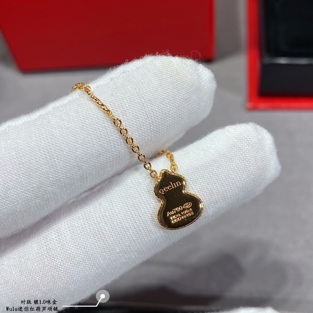 Qee1in mini di*m*nd red gourd necklace