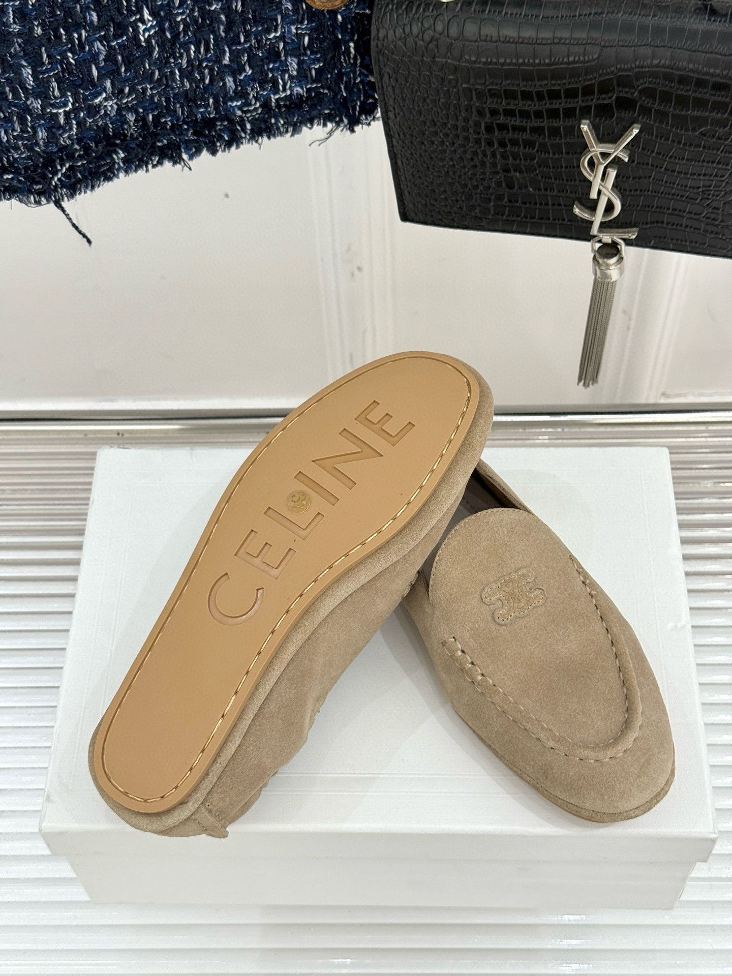 ua Ce**e adam loafer in suede calfskin