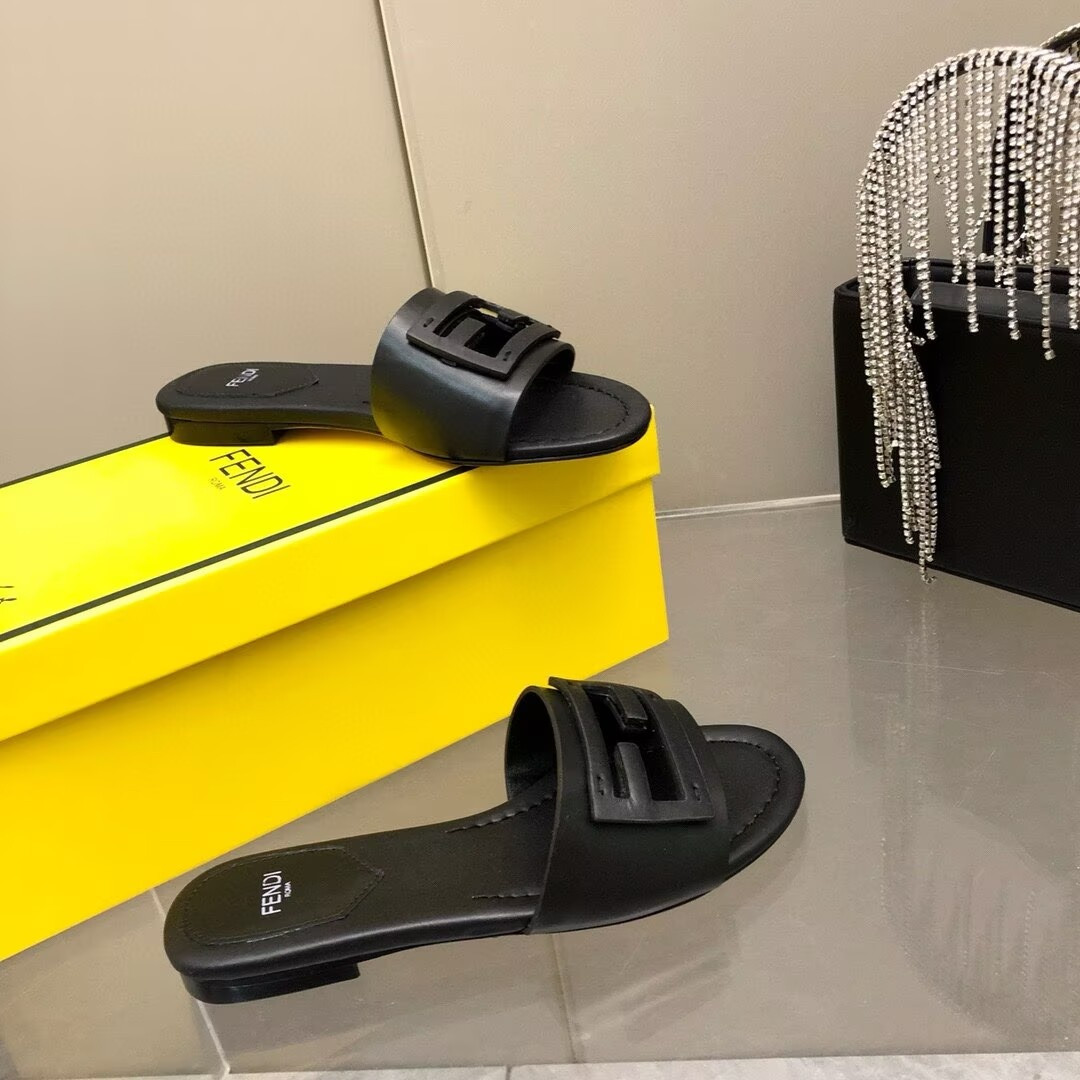 ua F**di baguette leather slides