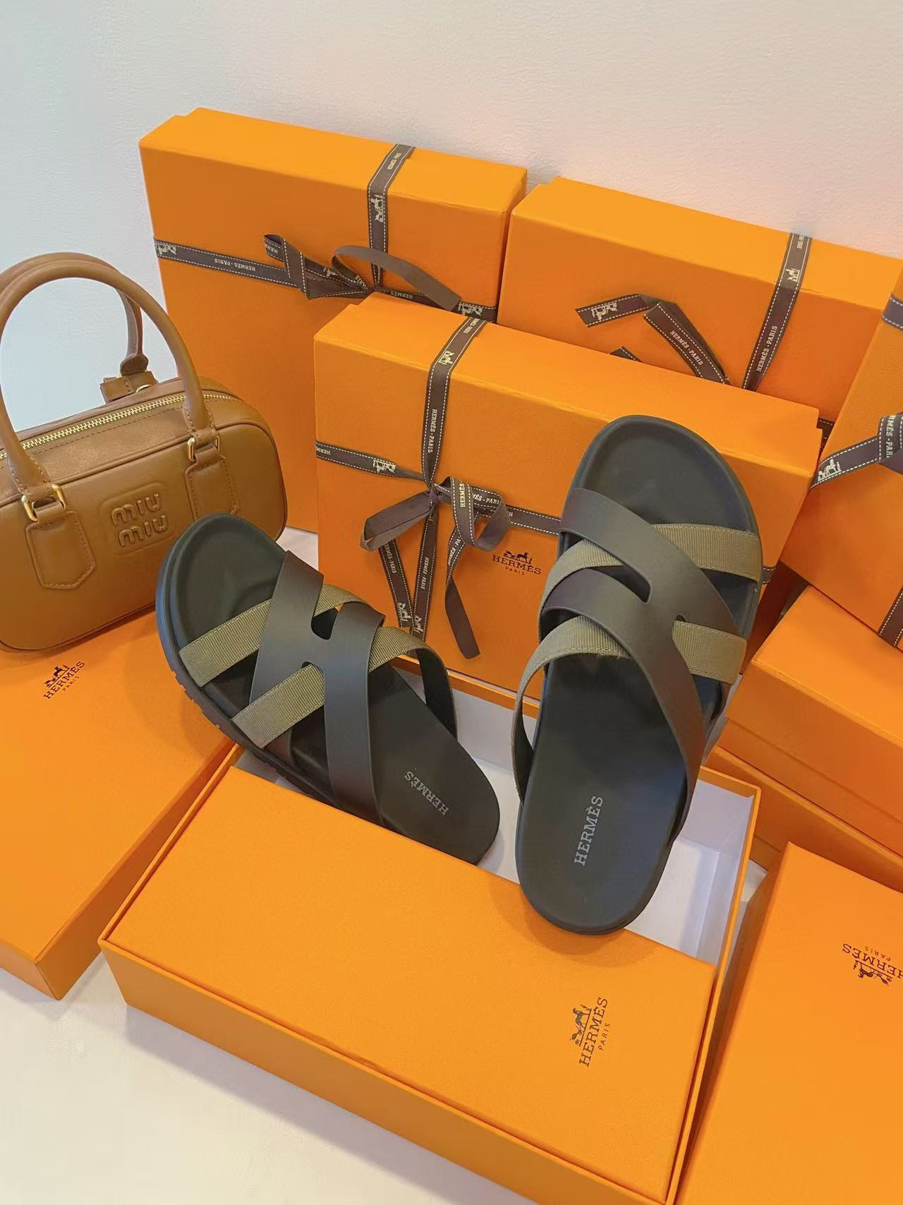 ua H**mes kazimir sandal