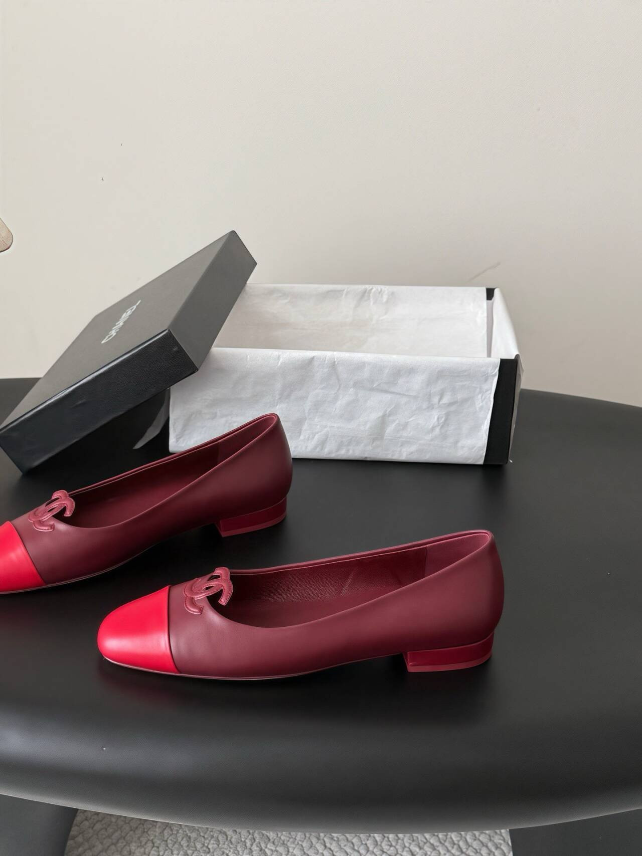 ua Ch*el leather ballet flats