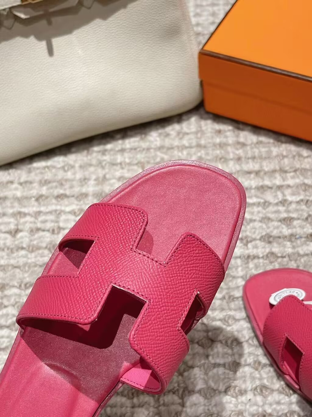 ua H**mes oran sandal