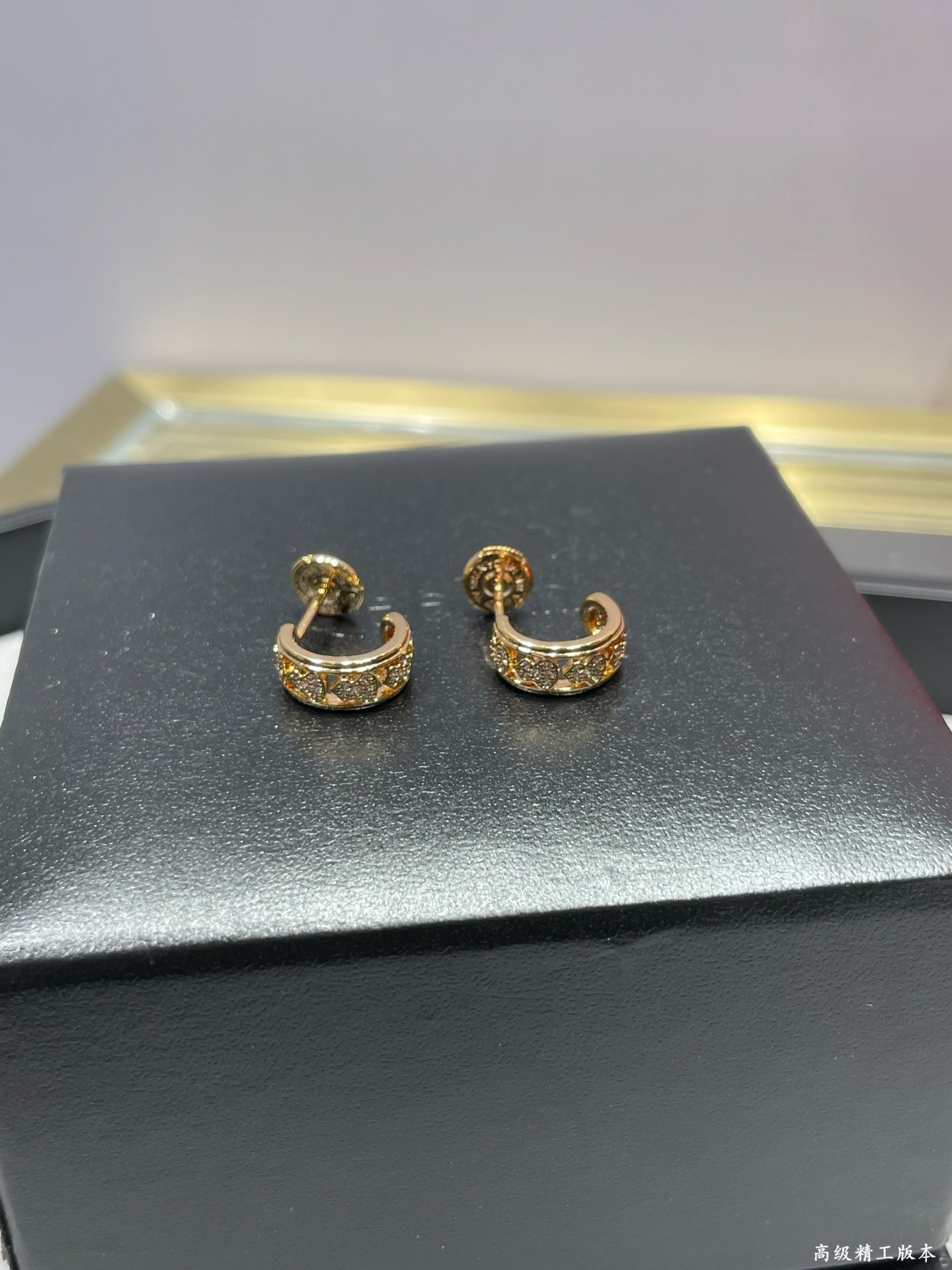 Qee1in circle gourd earrings