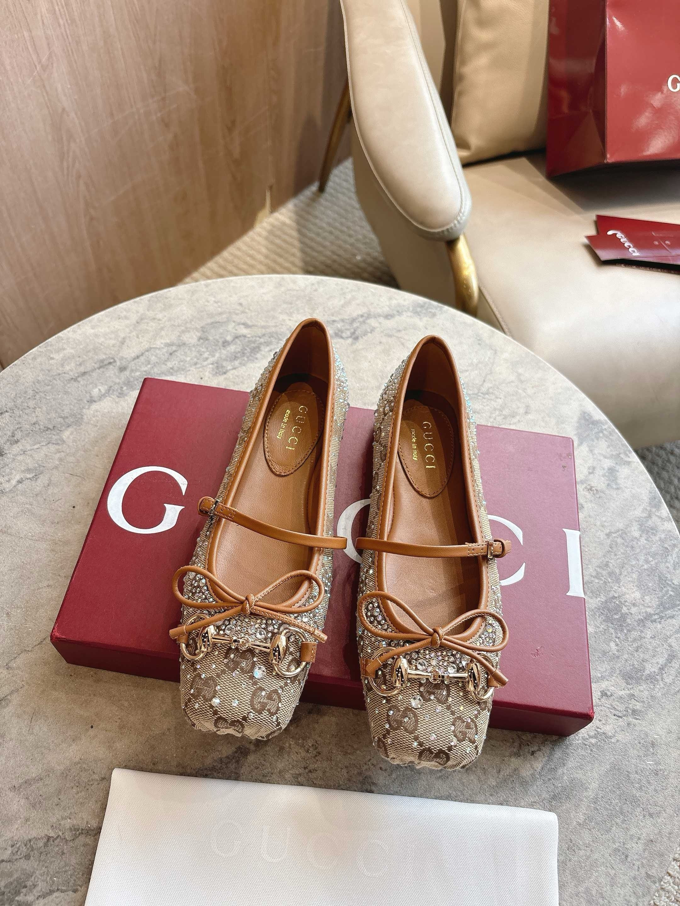 ua G*u*i horsebit gg canbas ballet flats