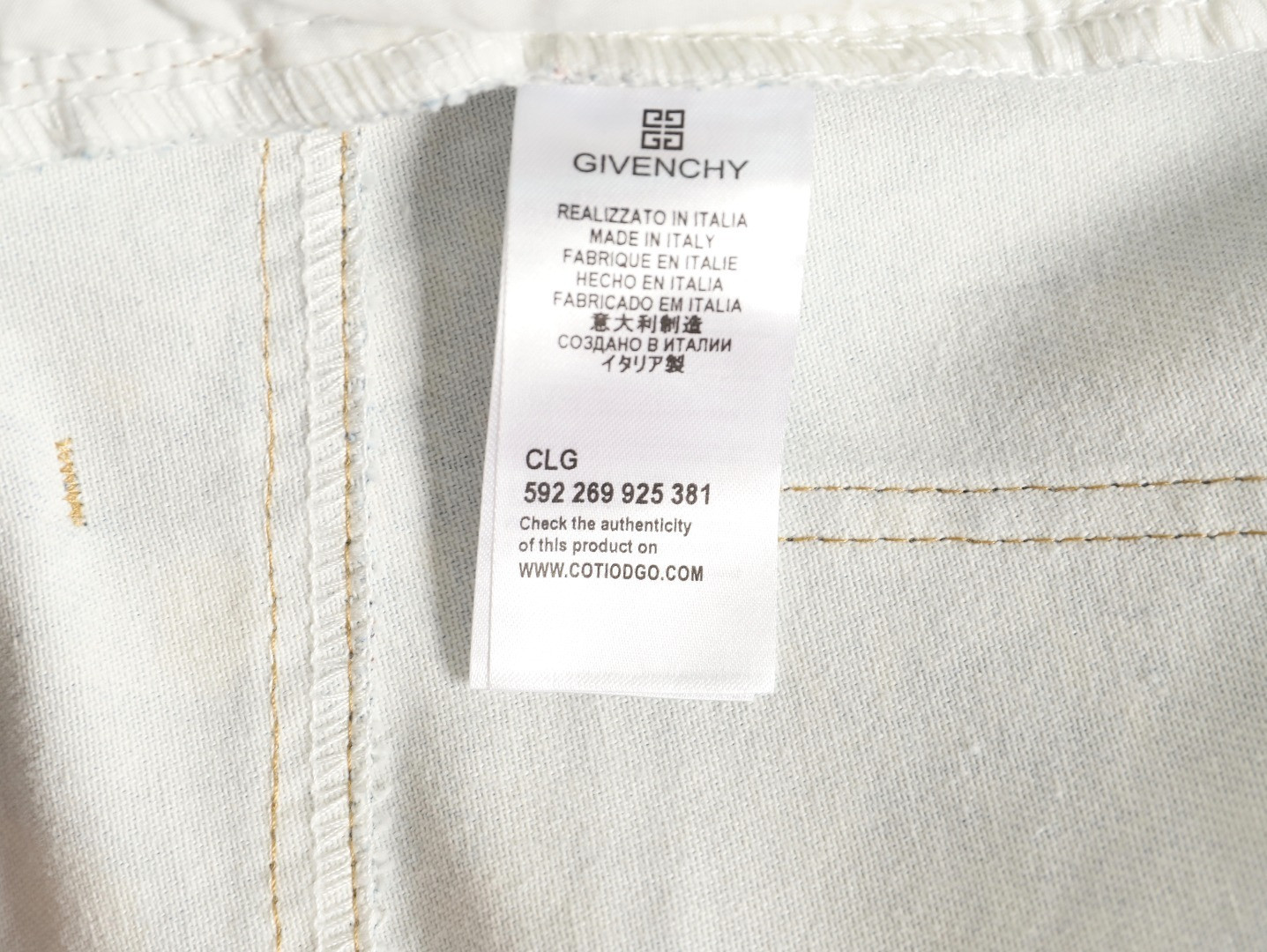 G1uenchy jeans