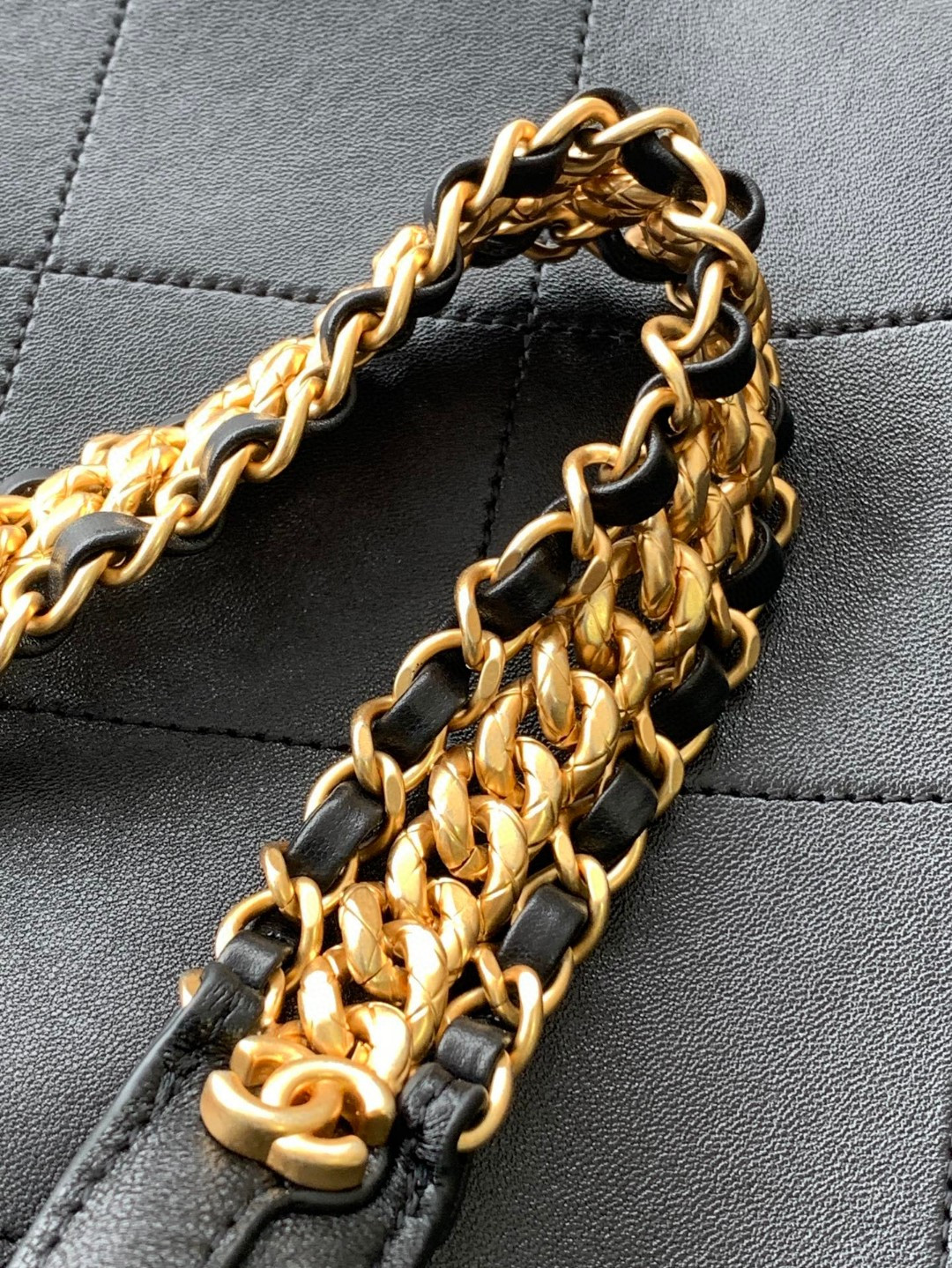 Ch*el hobo bag as5410 27x 23x 10cm