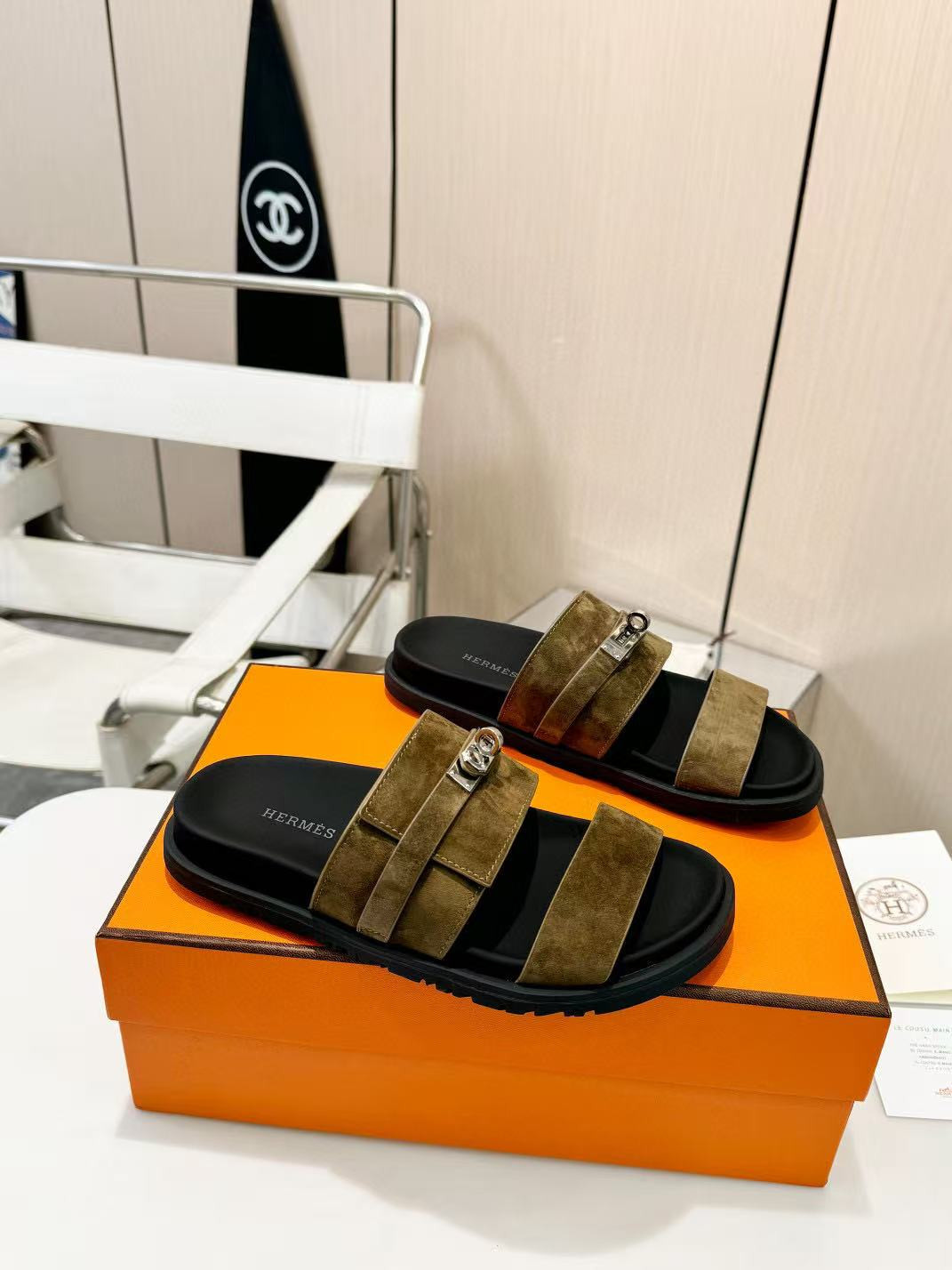 ua H**mes jackson sandal