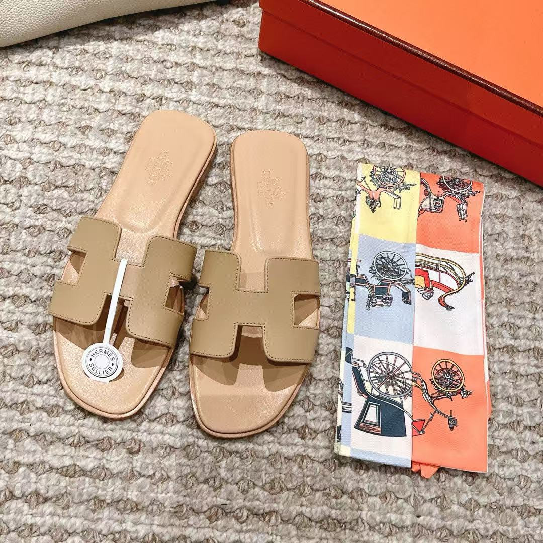 ua H**mes oran sandal