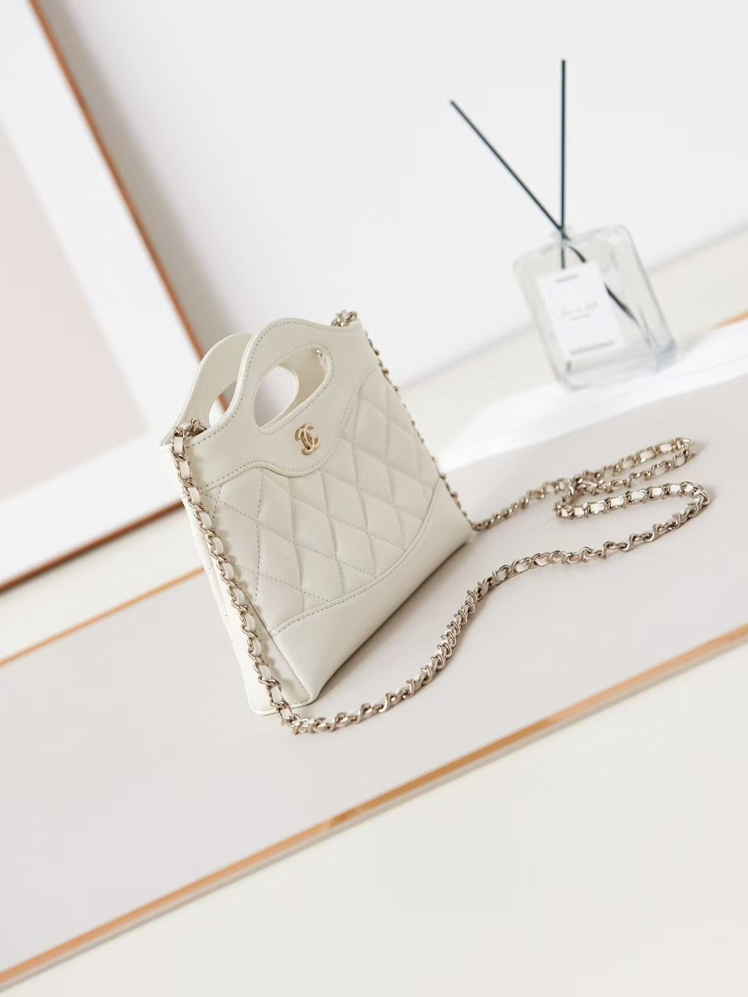 Ch*el 31 nano chain bag lambskin as3656 17.5x20.5x4cm