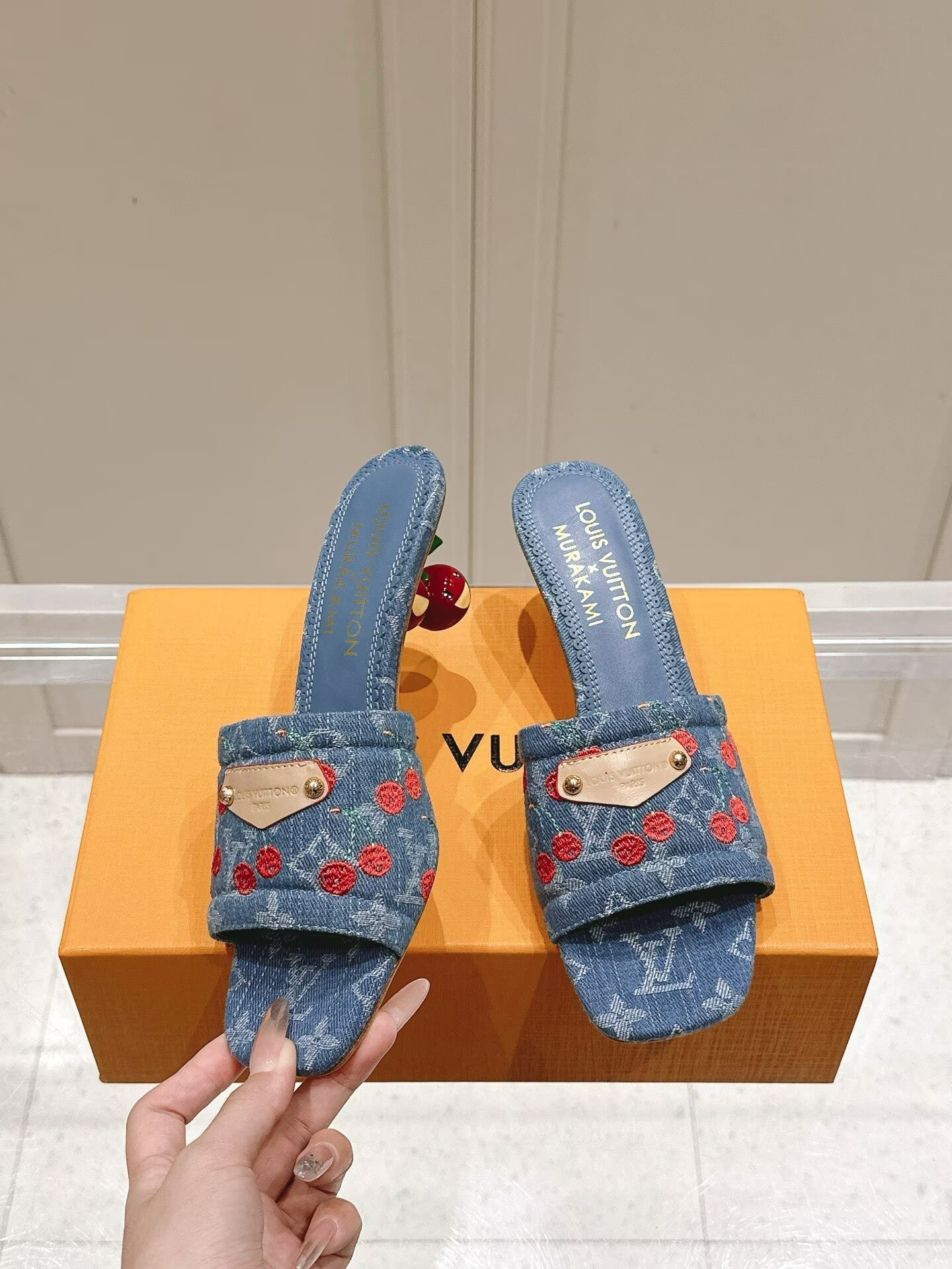UA LV X TM Lily Slides