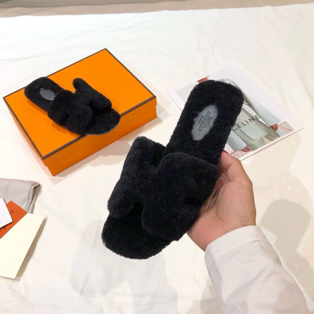 ua H**mes oran sandal