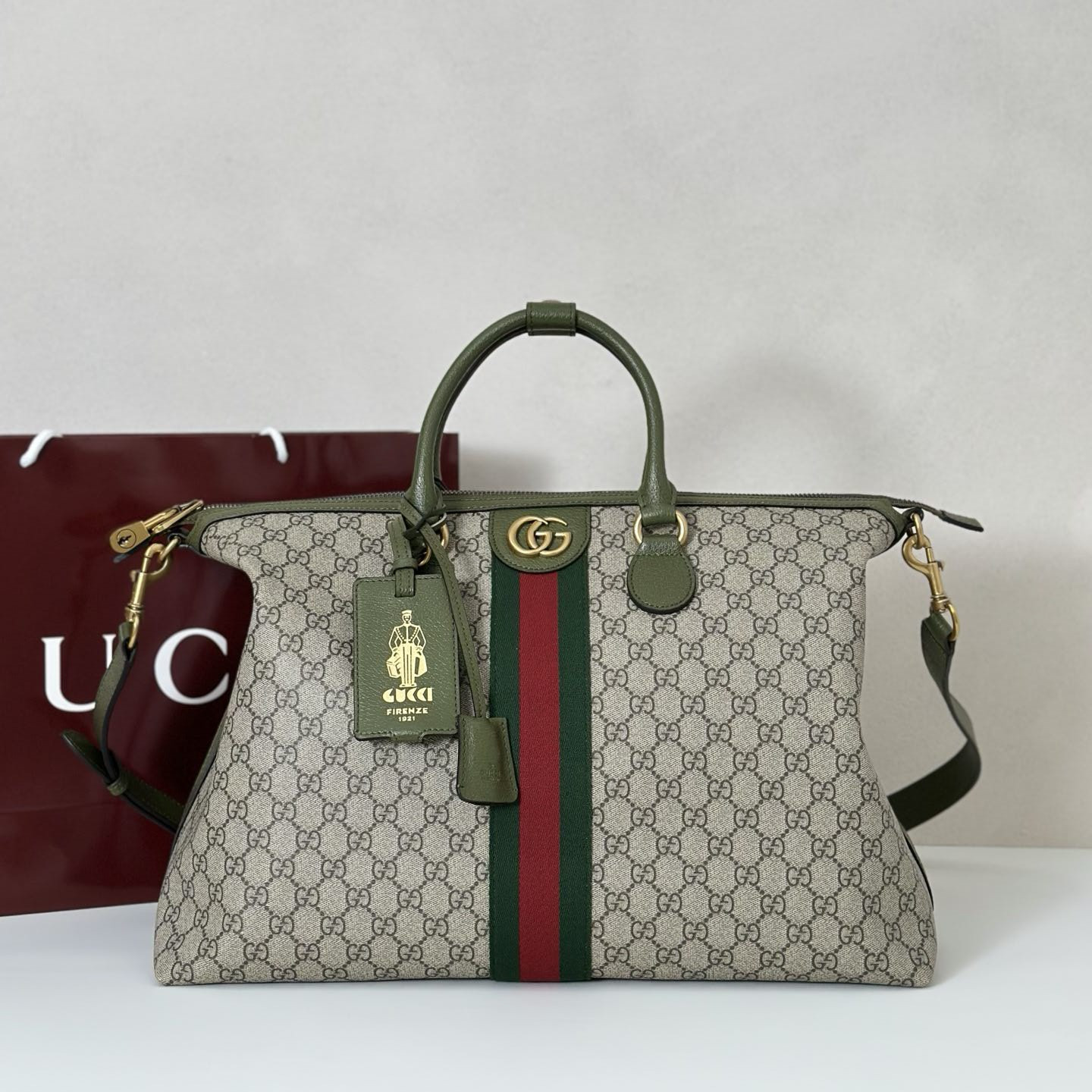 G*u*i savoy medium duffle bag 48x28x18cm