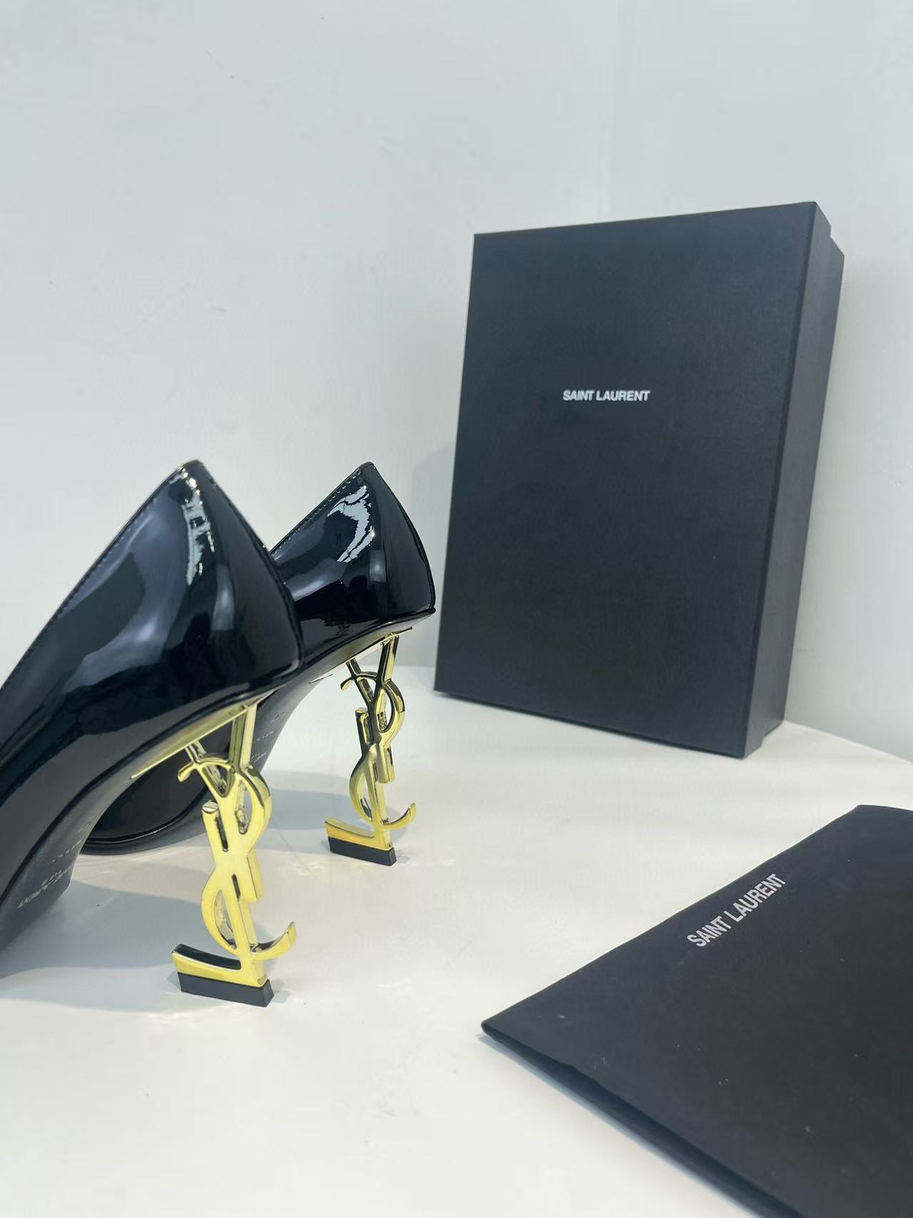 ua Y*L shoes
