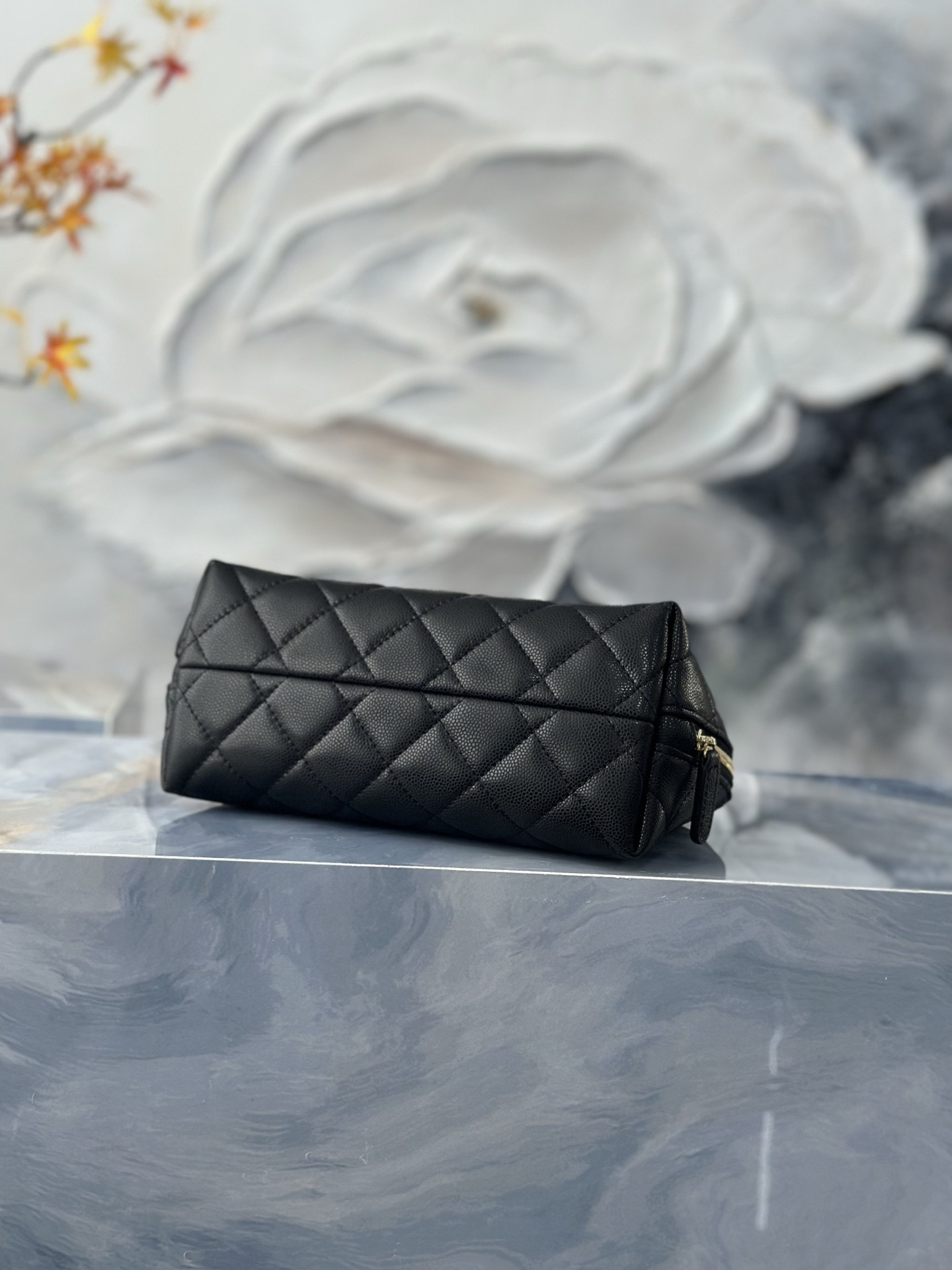 Ch*el quilted cosmetic bag gold hardware a31102 18.5x6x11cm