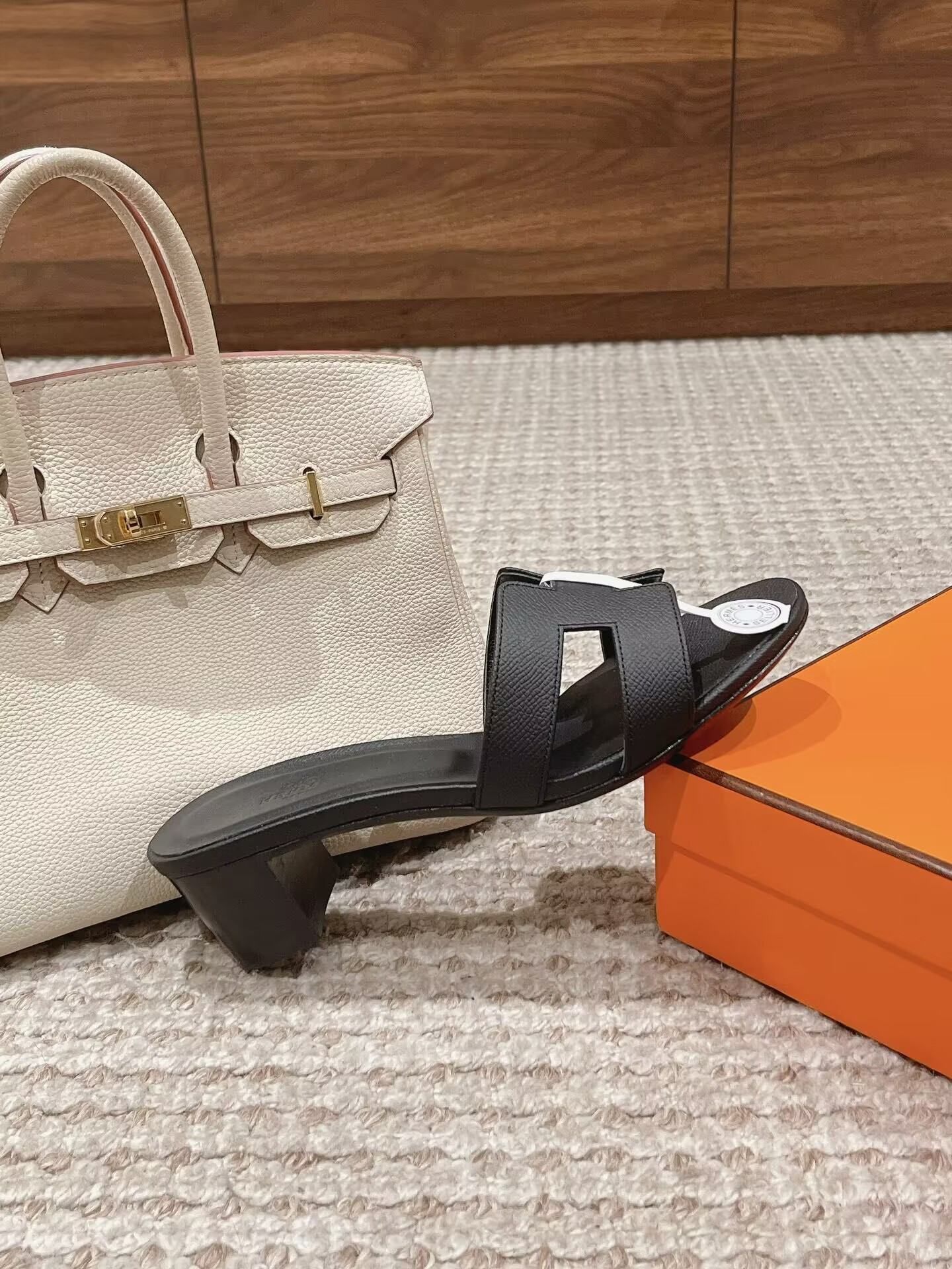 ua H**mes oasis sandal