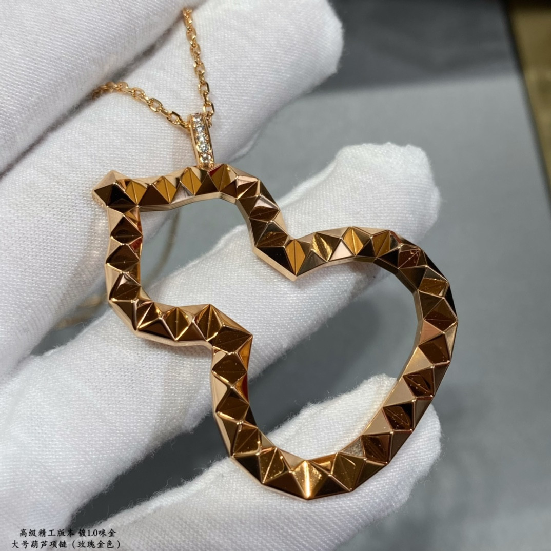 Qee1in large gourd necklace