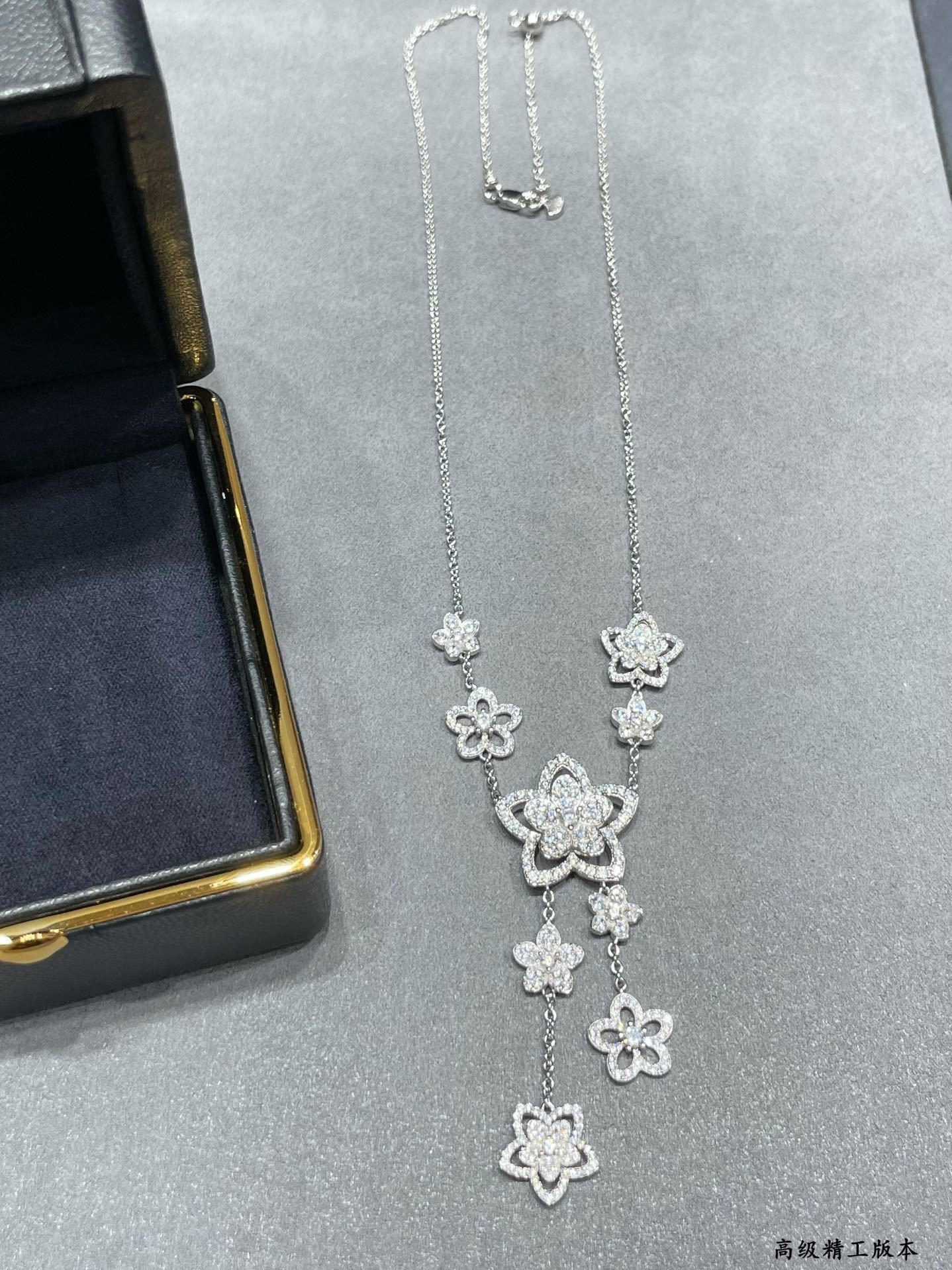 Gr*ff wild flower di*m*nd drop necklace