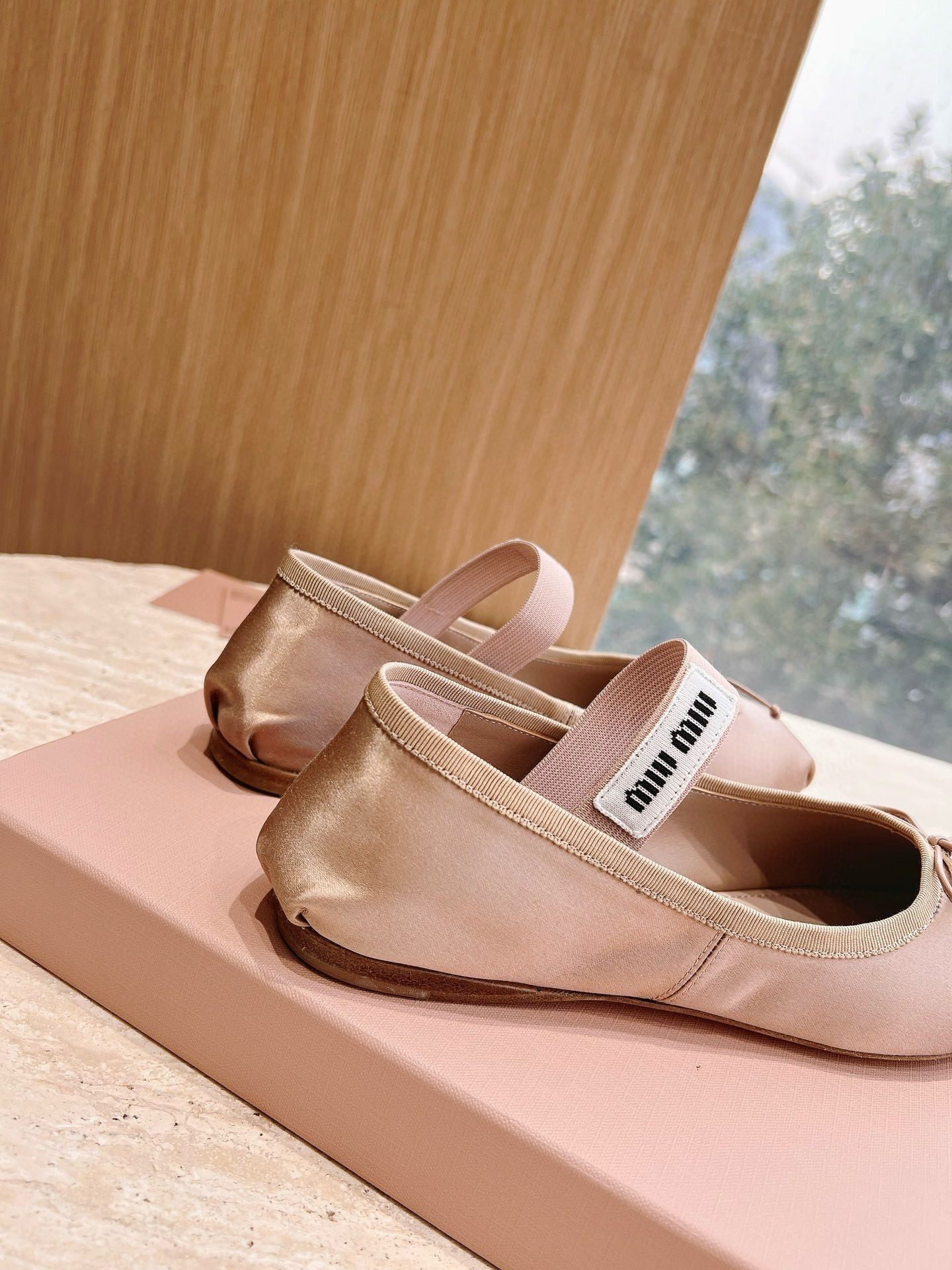 ua M1v M1v satin ballerinas