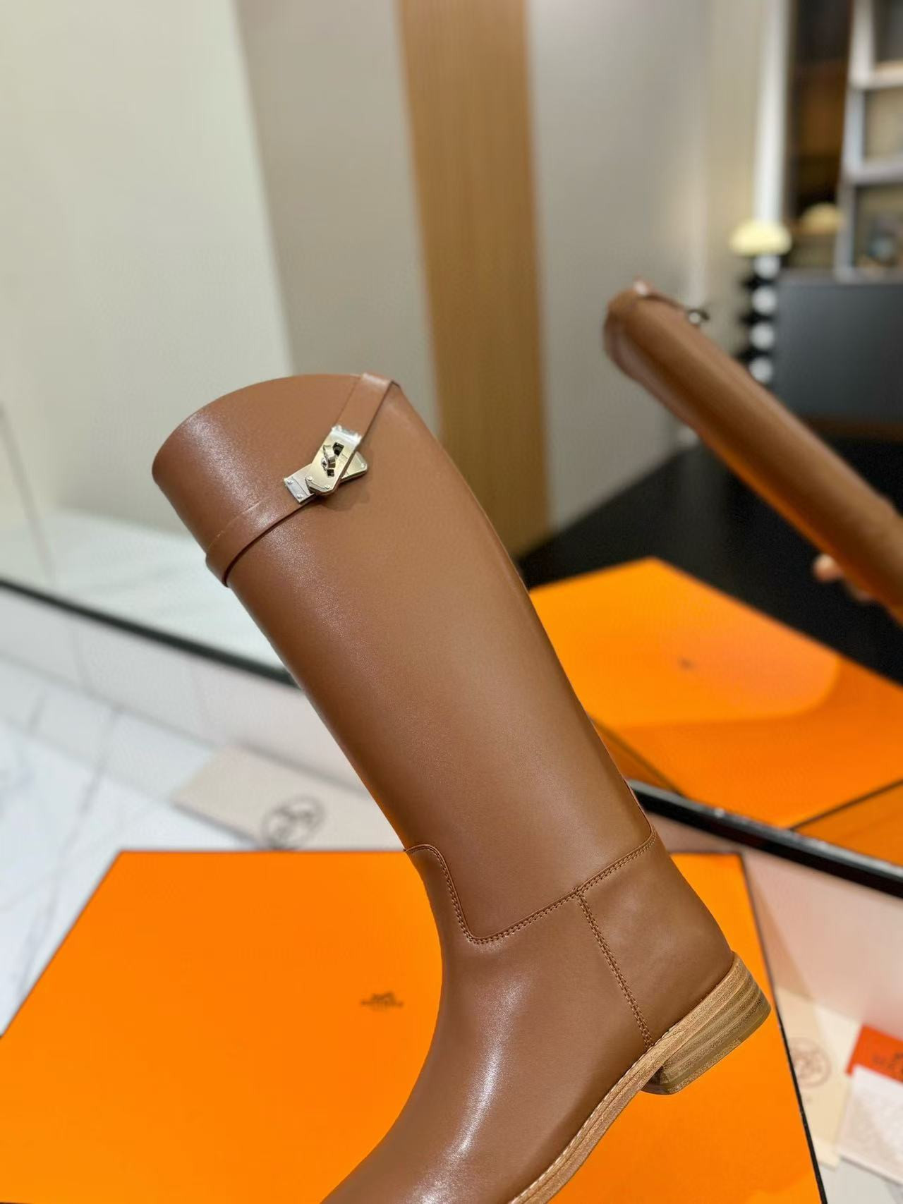 ua H**mes jumping boots