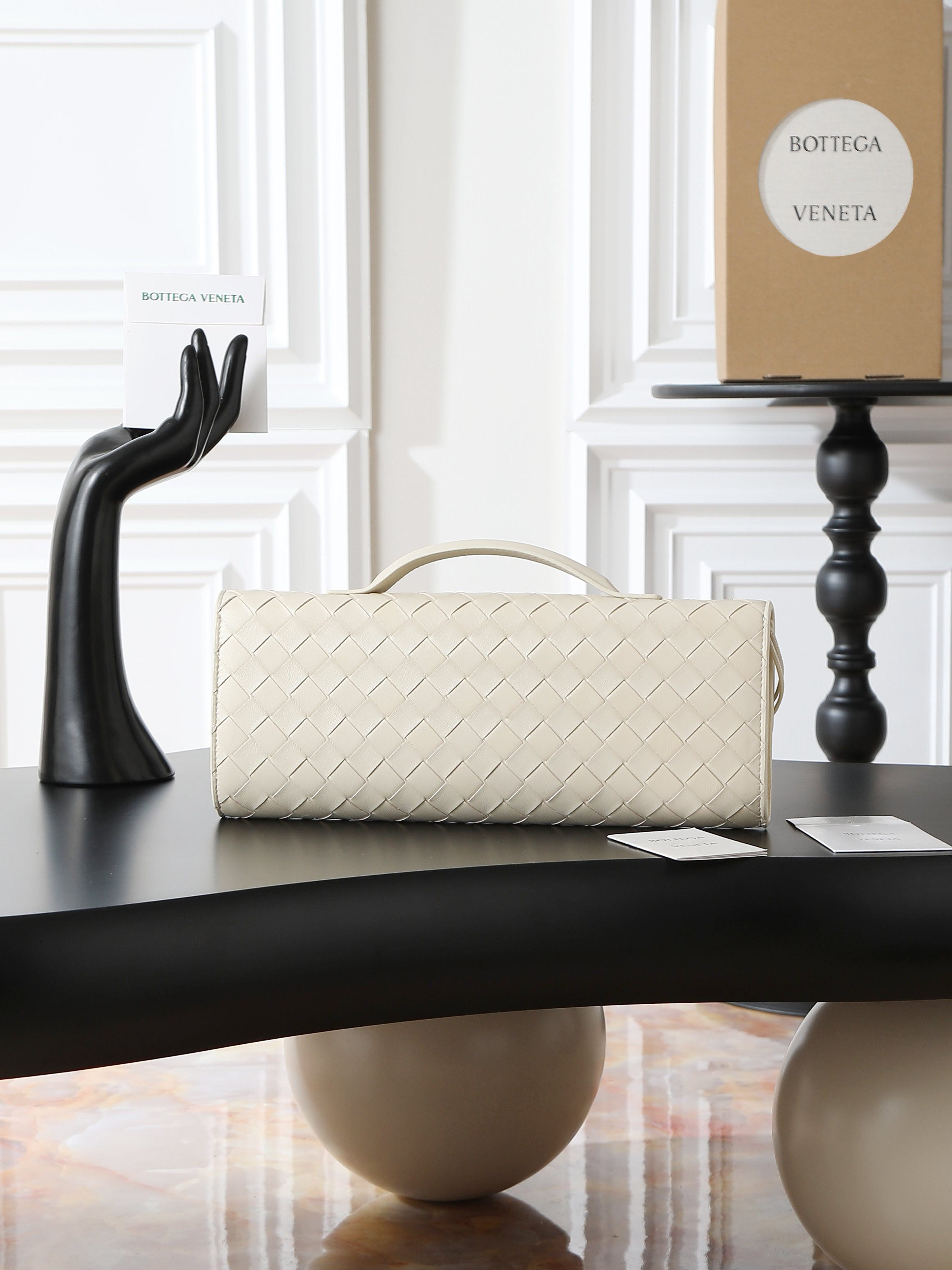 bo*te*ga Ve*ne*ta long clutch andiamo with handle fondant 31x13x3cm