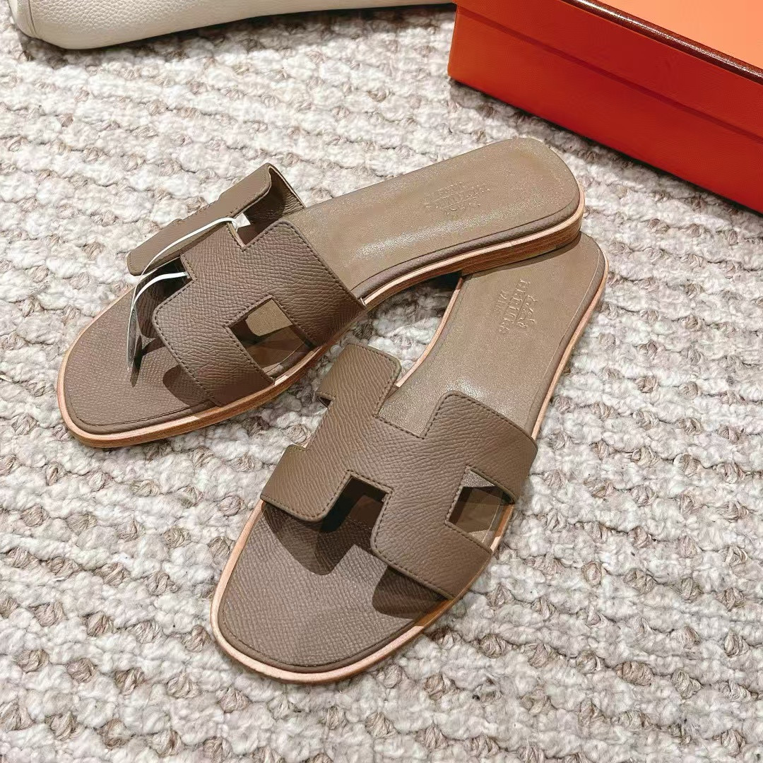 ua H**mes oran sandal