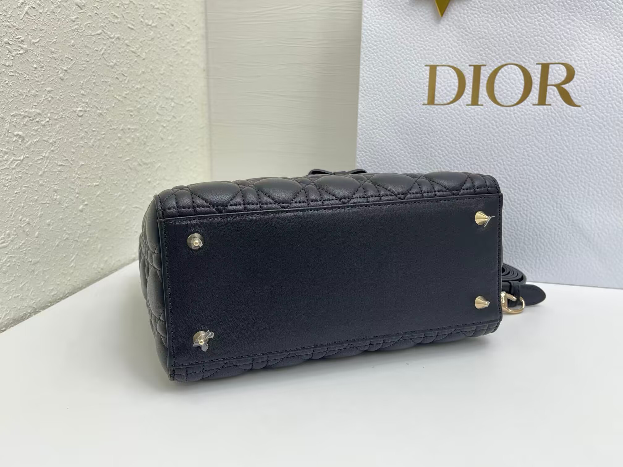 D*or medium lady D*or bag 24x21x12cm