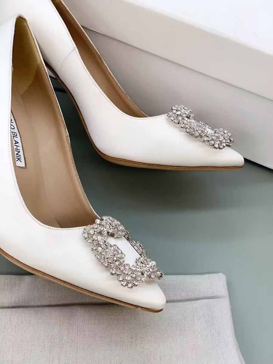 ua ma*n010 B1ah*ik hangisi jewel buckle pumps