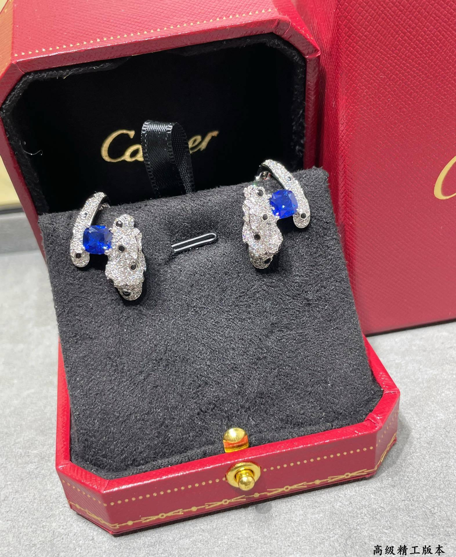ca*t*er blue Di*m*nd panther earrings