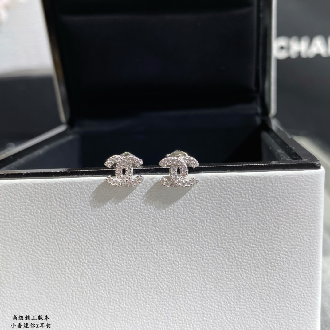 Ch*el mini Ch*el earrings 0.6cm