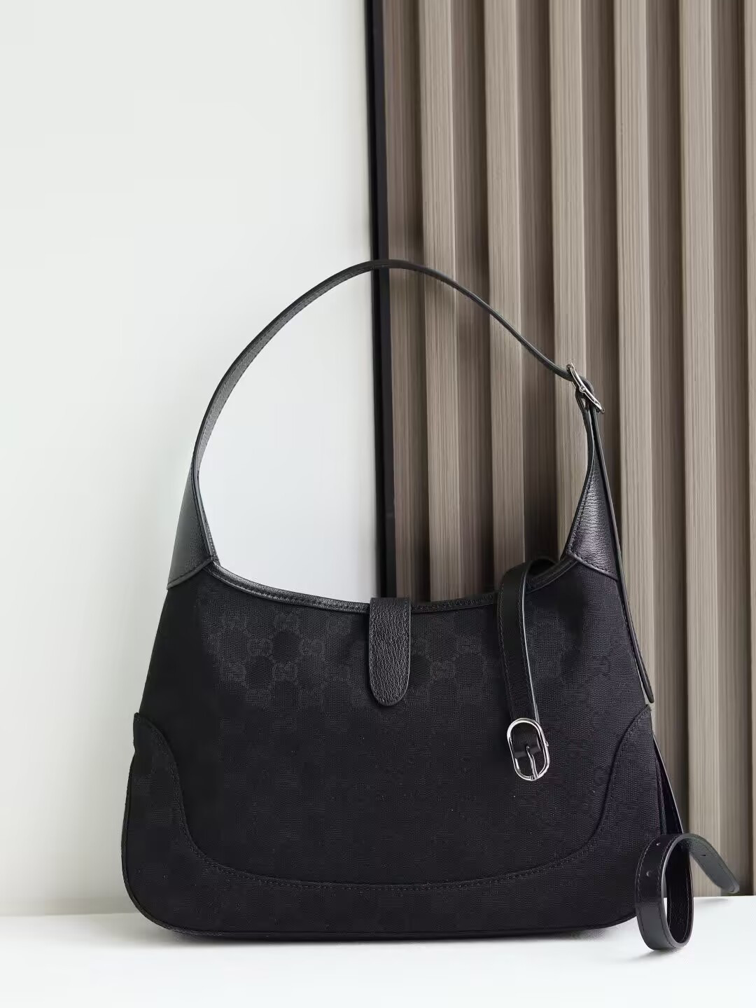 G*u*i jackie medium shoulder bag 31.5x22x4.5cm