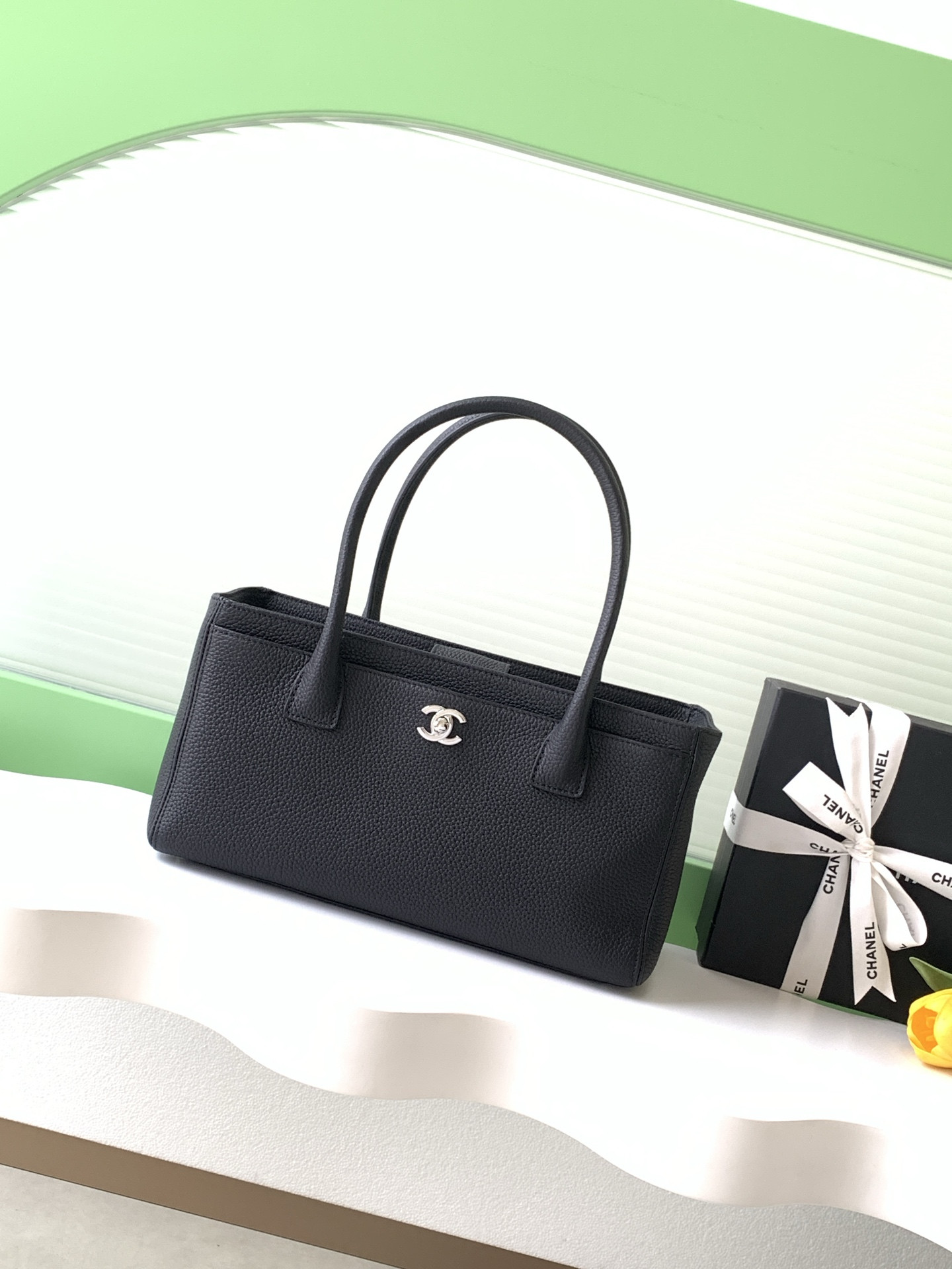 Ch*el executive cerf tote 32x17.5x13cm