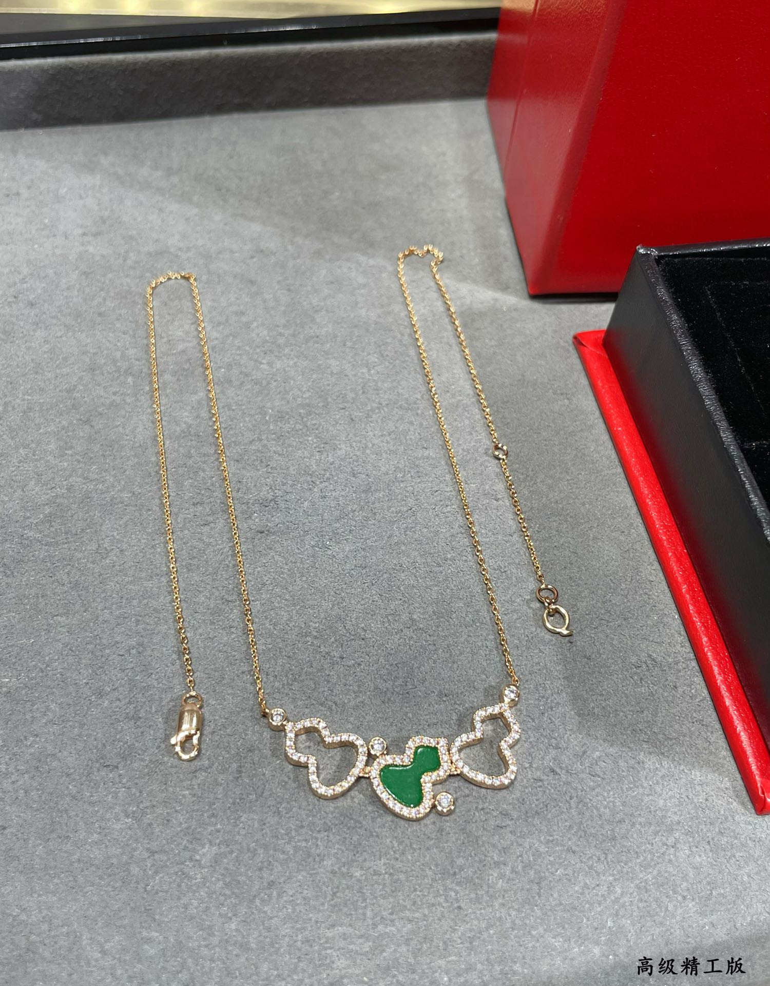 Qee1in triple gourd necklace