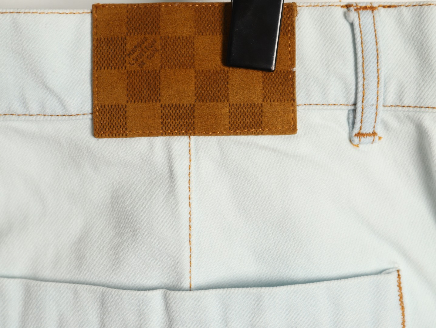 l0*is V*t0n 26ss blooming shorts