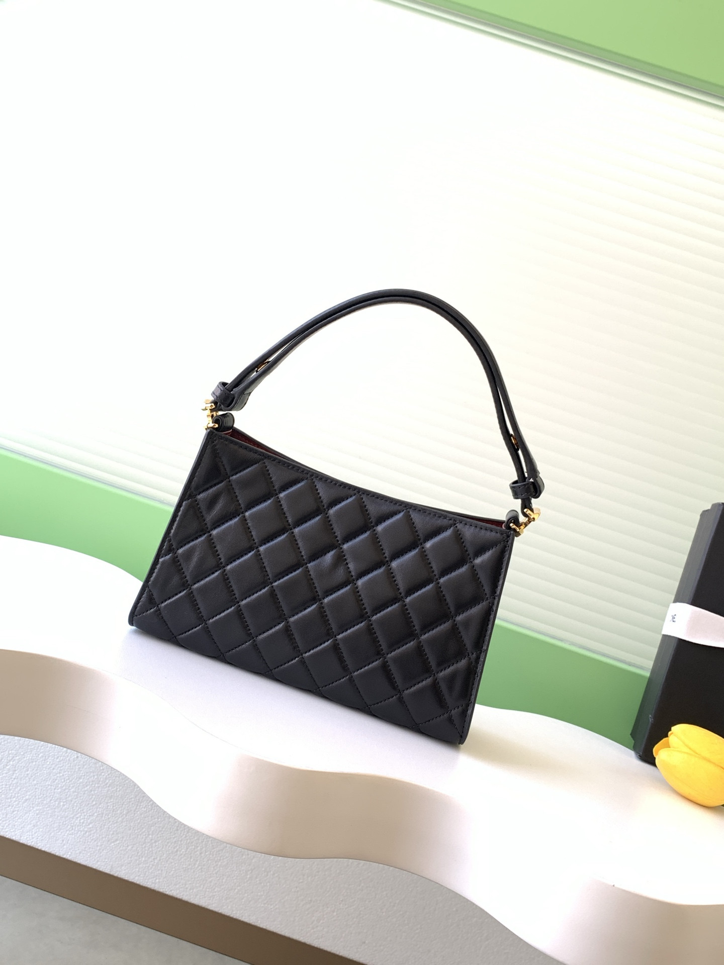 Ch*el 26x hobo shoulder bag 14x22x7cm
