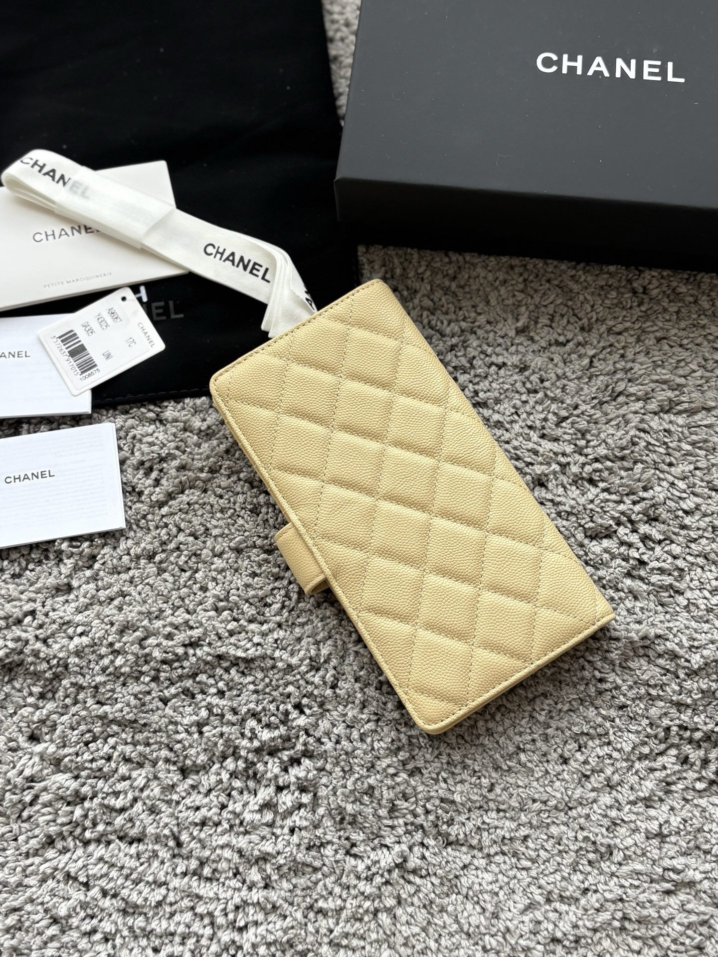 Ch*el passport holder a96067 19x10x3cm