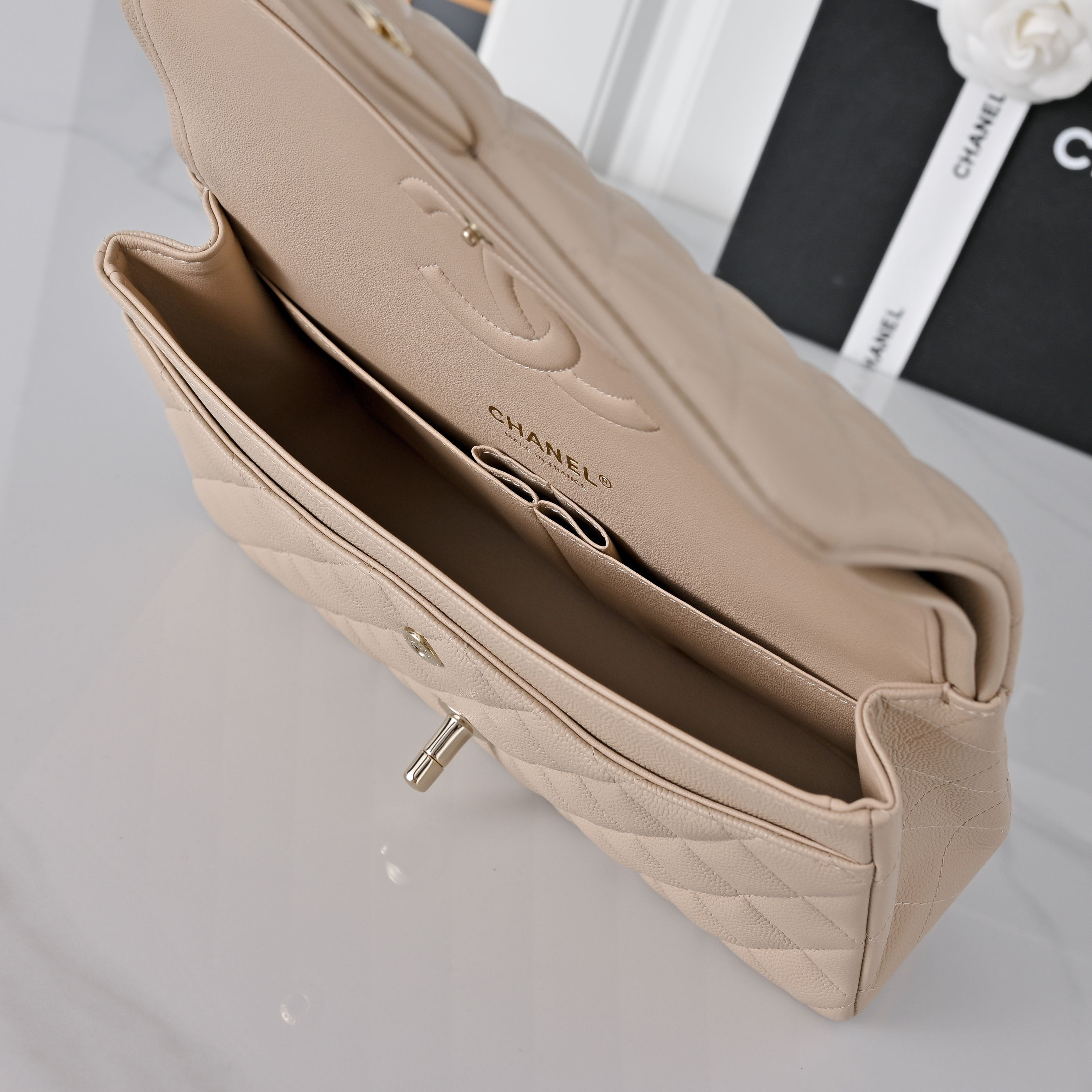 Ch*el classic flap milk tea caviar leather light gold hardware a01112 15.5x25.5x6.5cm
