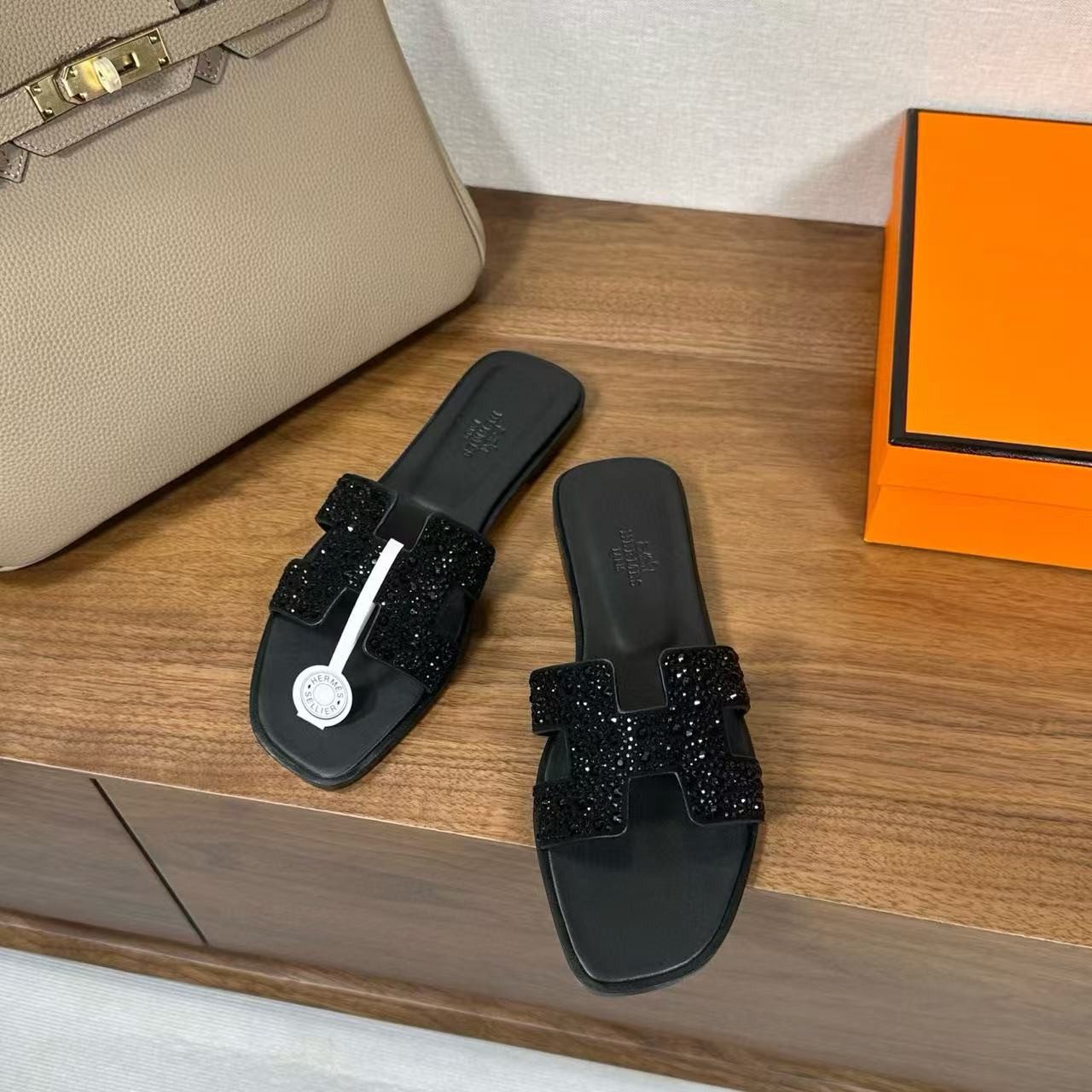 ua H**mes oran sandal