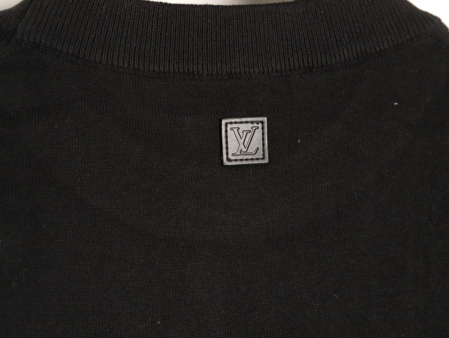 l0*is V*t0n lv sweaters