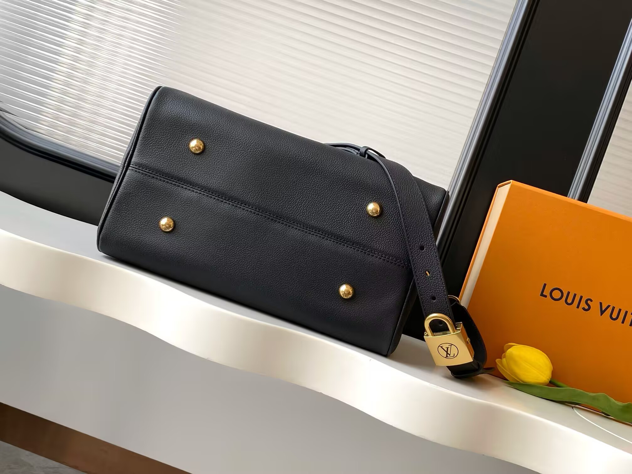 LV Speedy Soft 30 M24891 21x17x 30cm